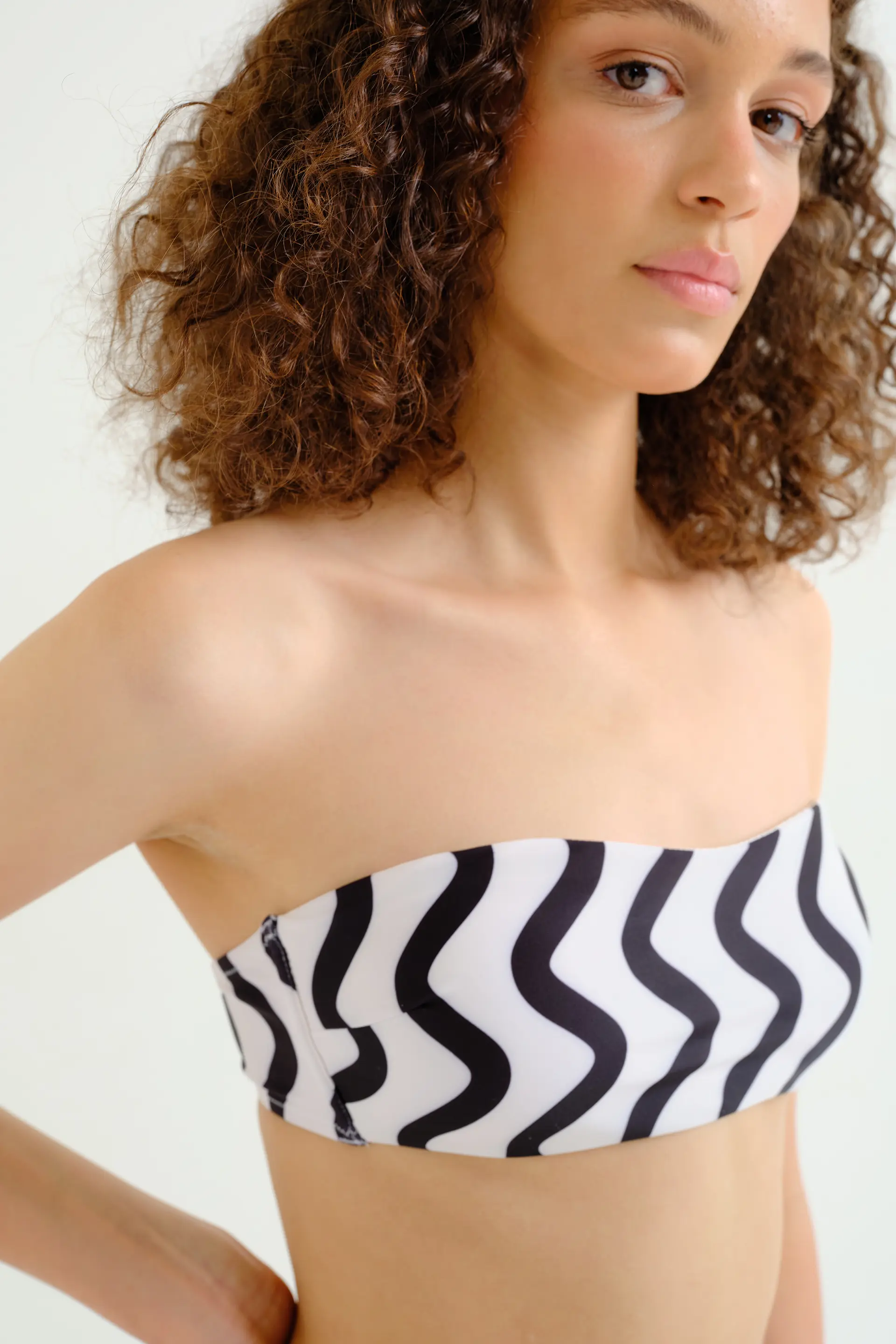 Top bikini recto estampado Wave Black & White - Image 4