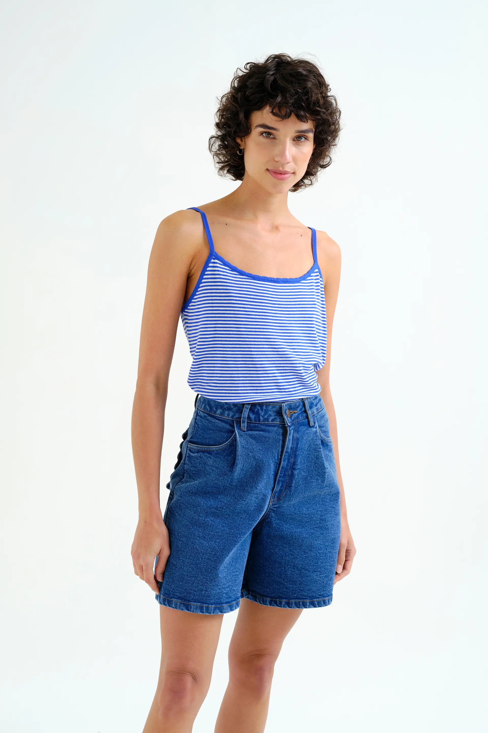 Top con estampado de rayas blanco y azul