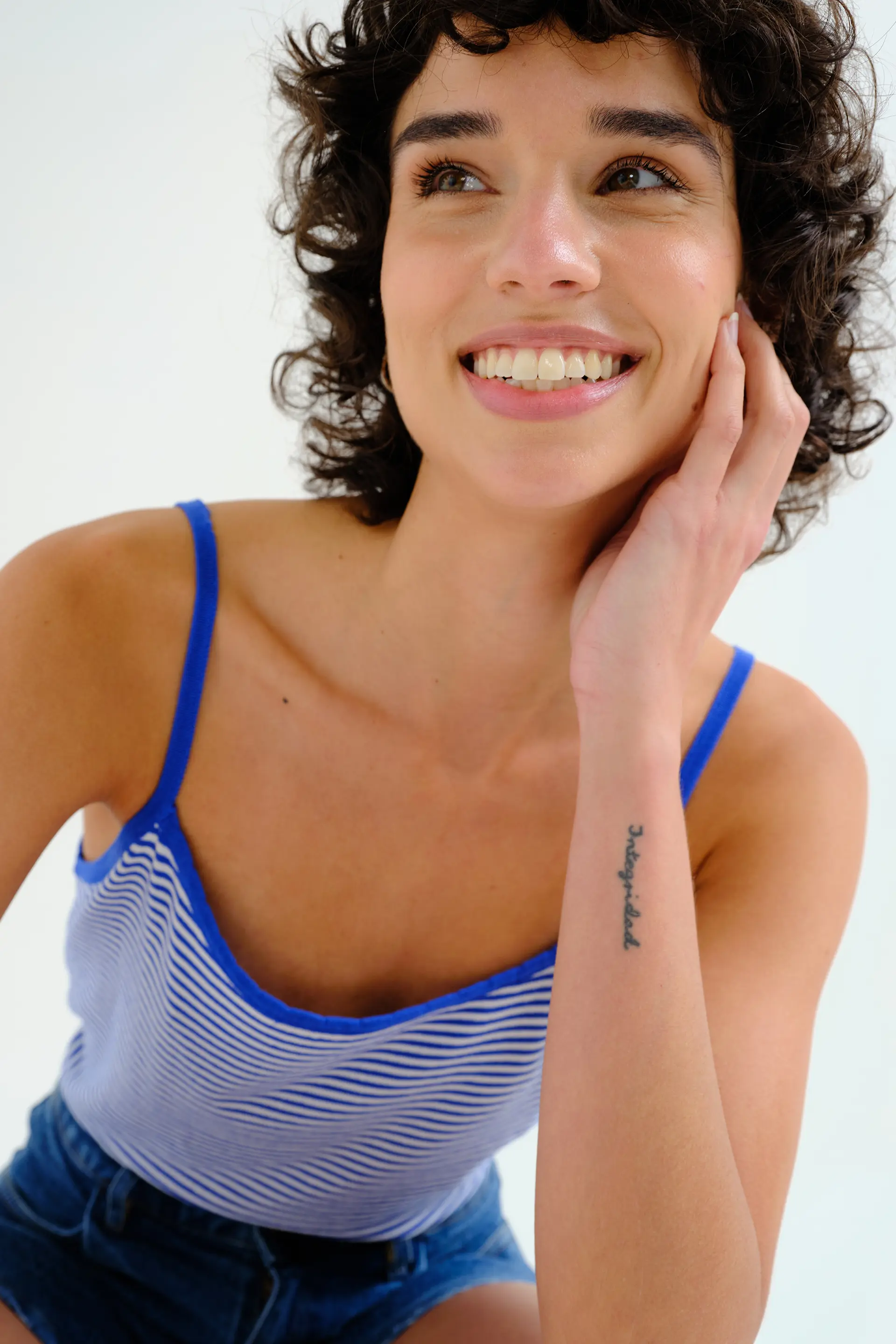 Top con estampado de rayas blanco y azul - Image 5