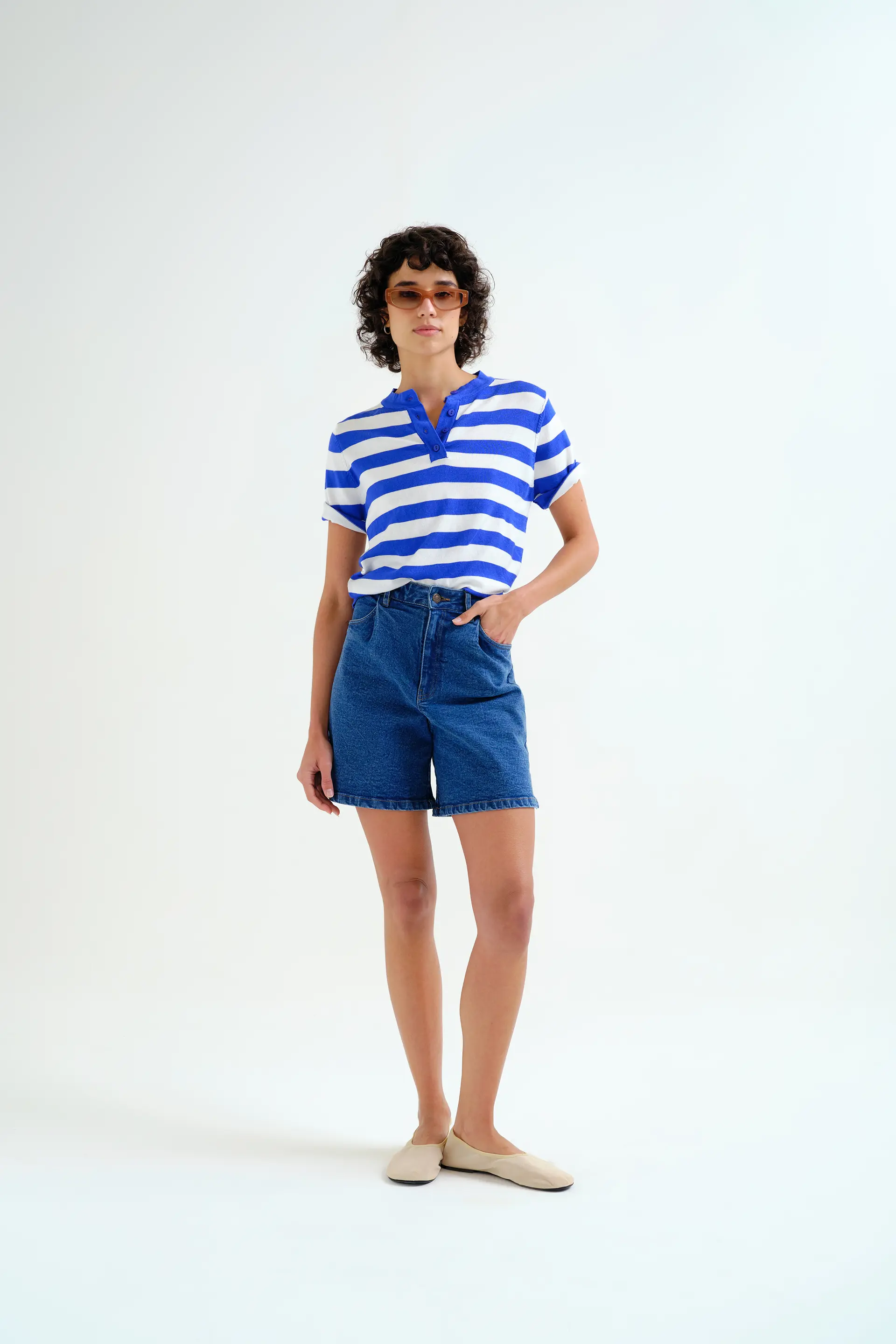 Top con estampado de rayas blanco y azul - Image 5