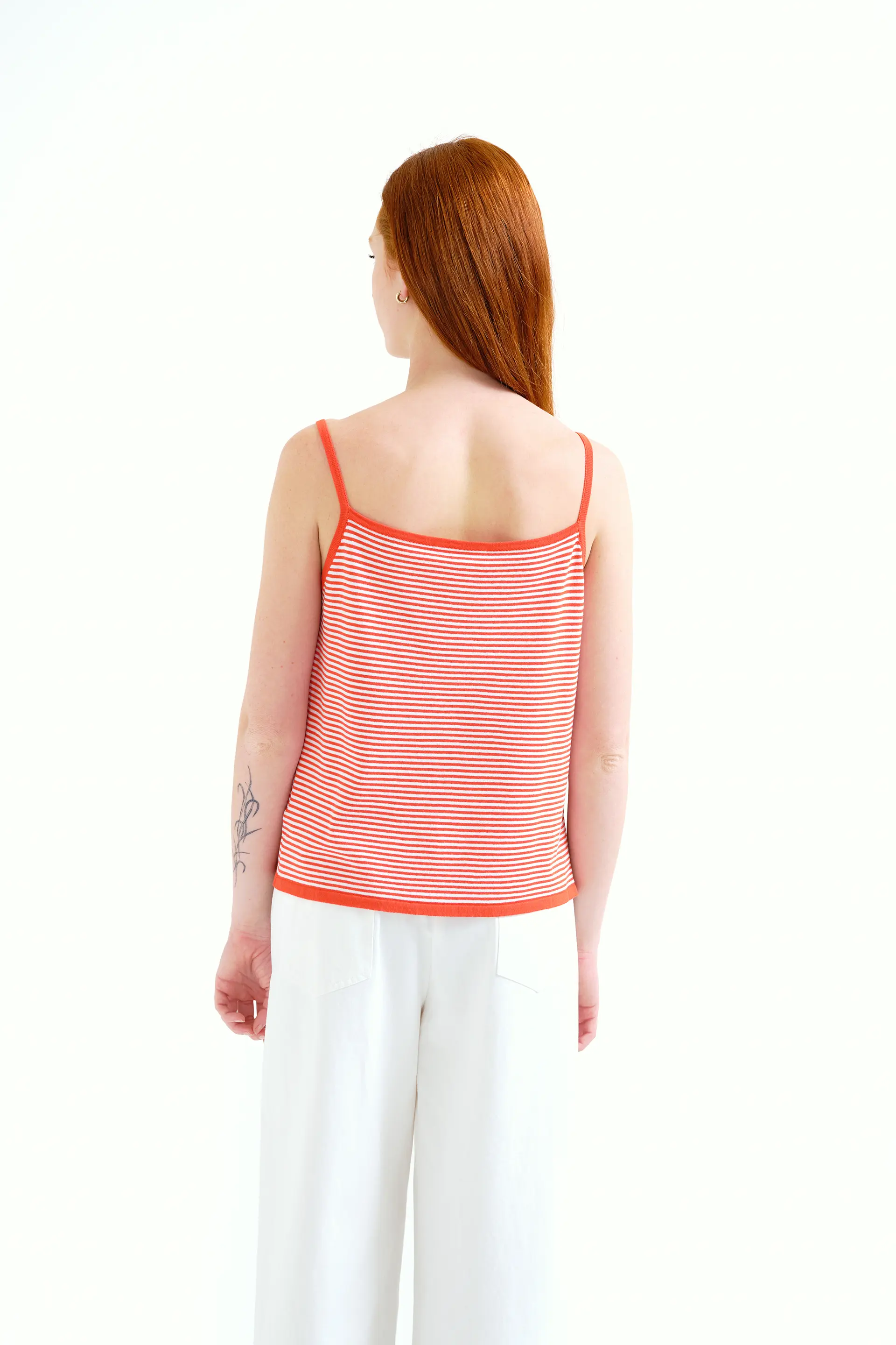 Top con estampado de rayas blanco y rojo - Image 3