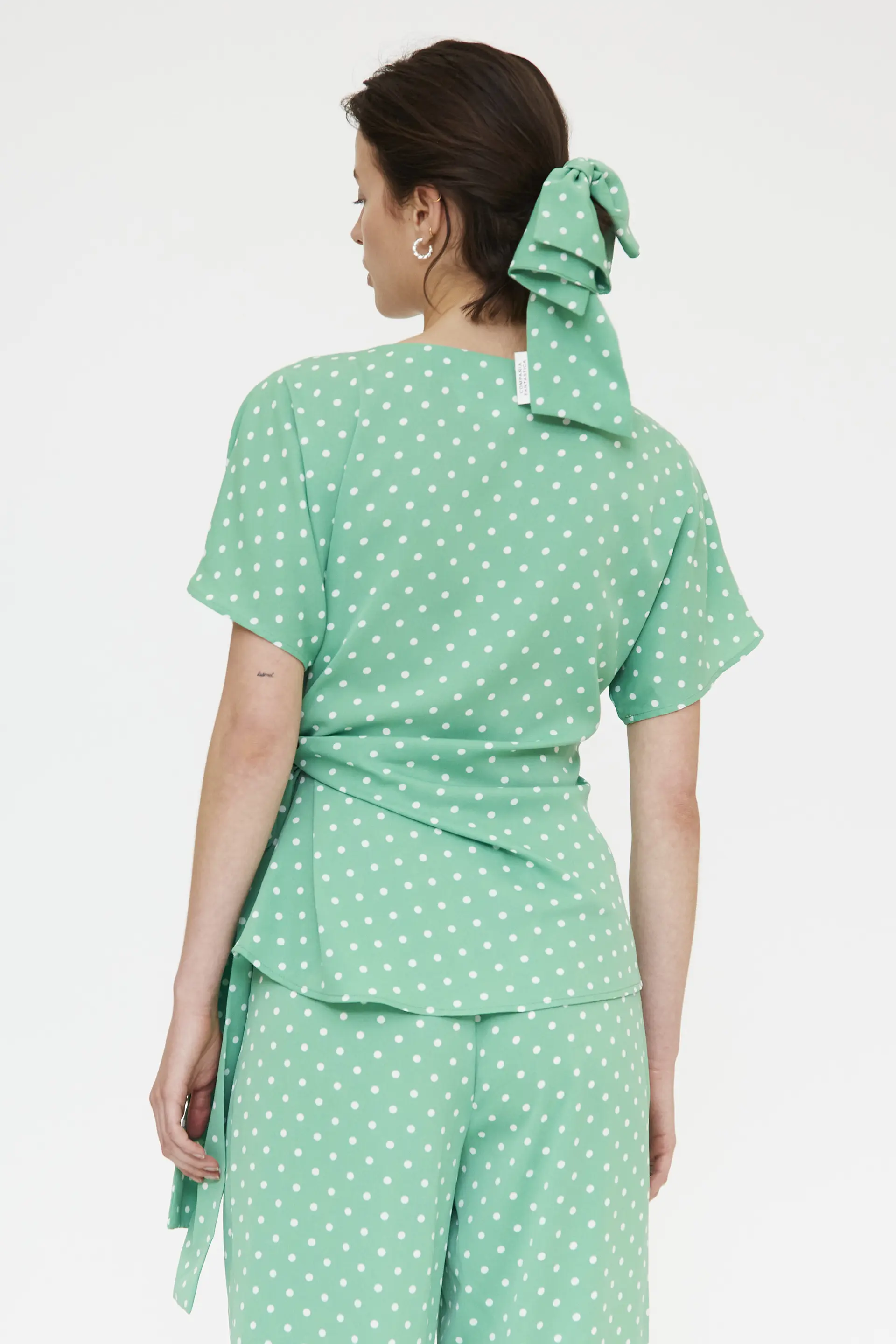 Top con estampado mini dots verde - Image 3