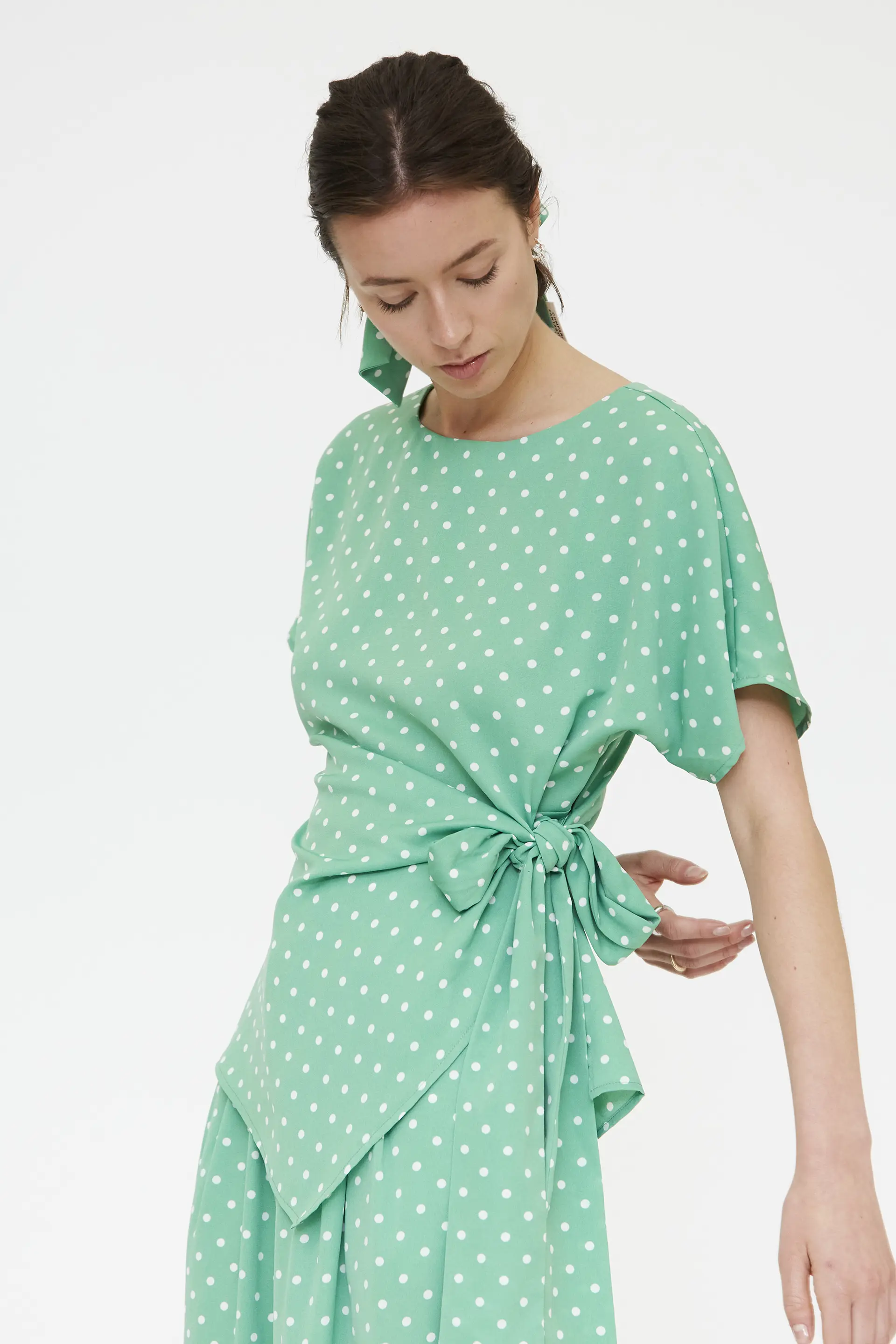 Top con estampado mini dots verde - Image 5