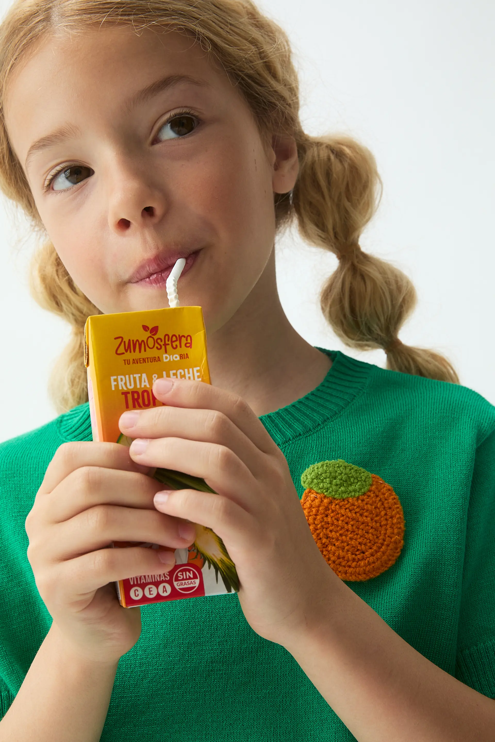 Top de niña  con bordado de naranja - Image 4