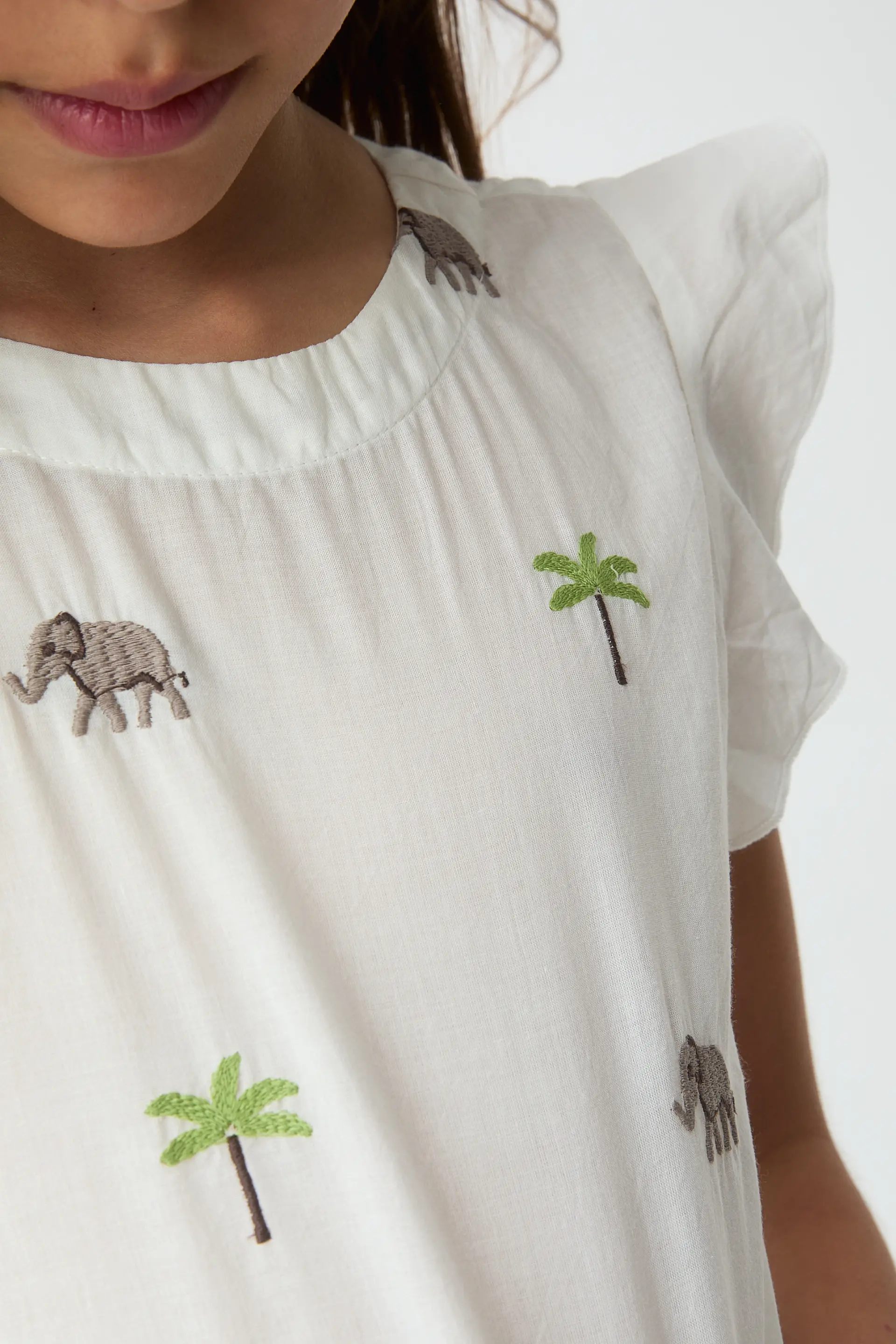 Top de niña con bordado Elephant & Palm Tree - Image 3