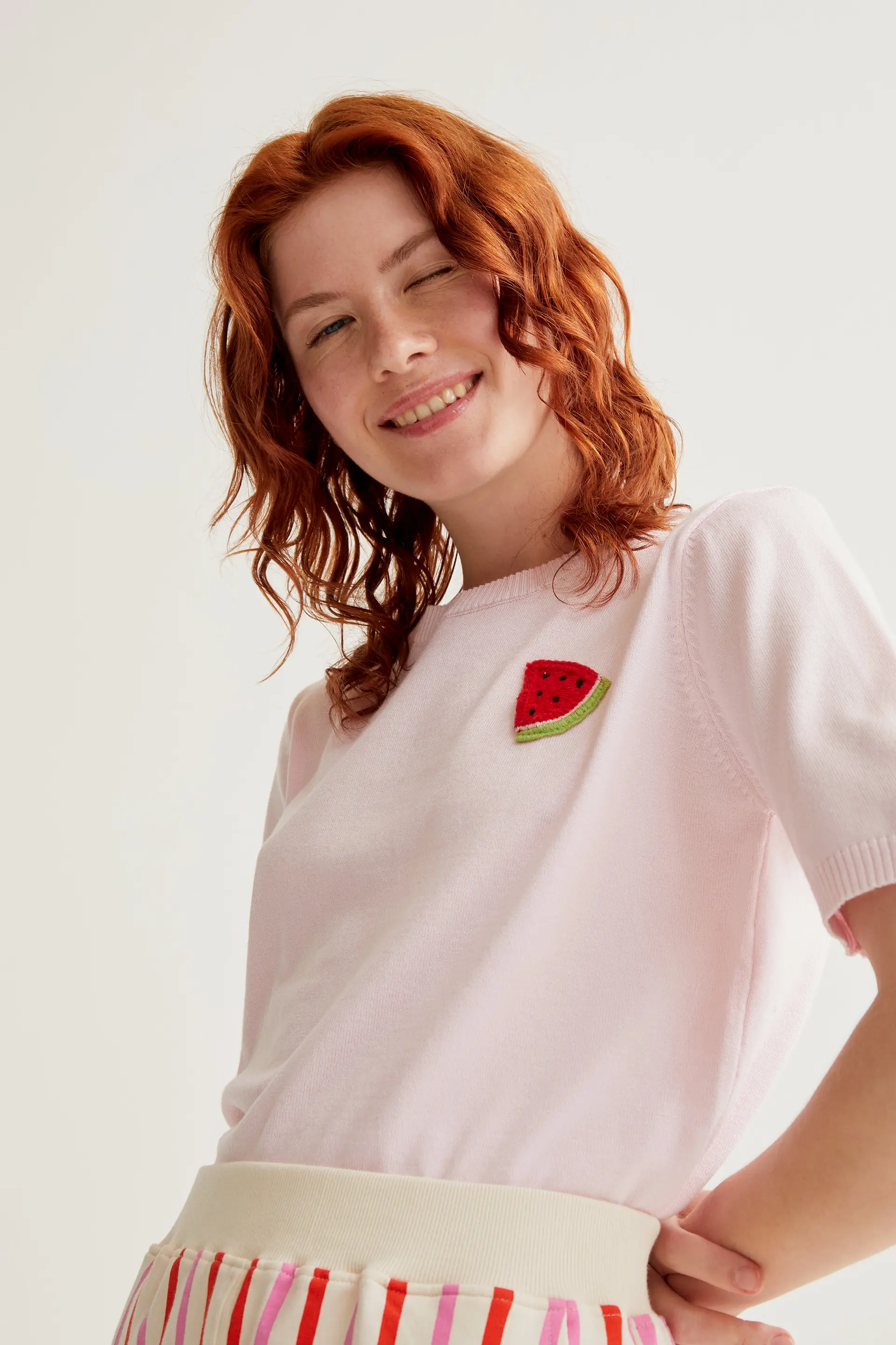 Top de punto rosa con bordado de sandía - Image 6