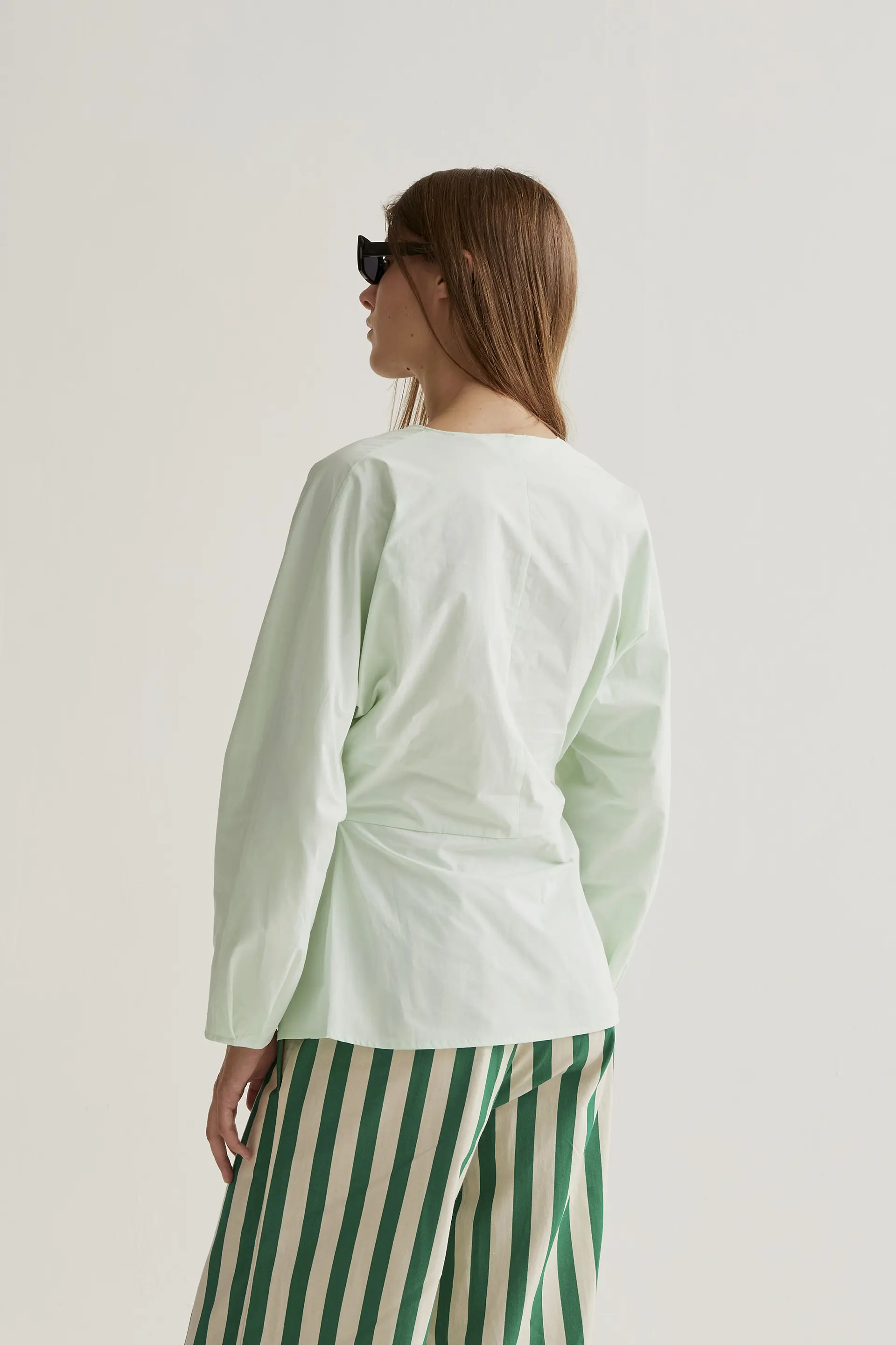 Top drapeado verde - Image 3