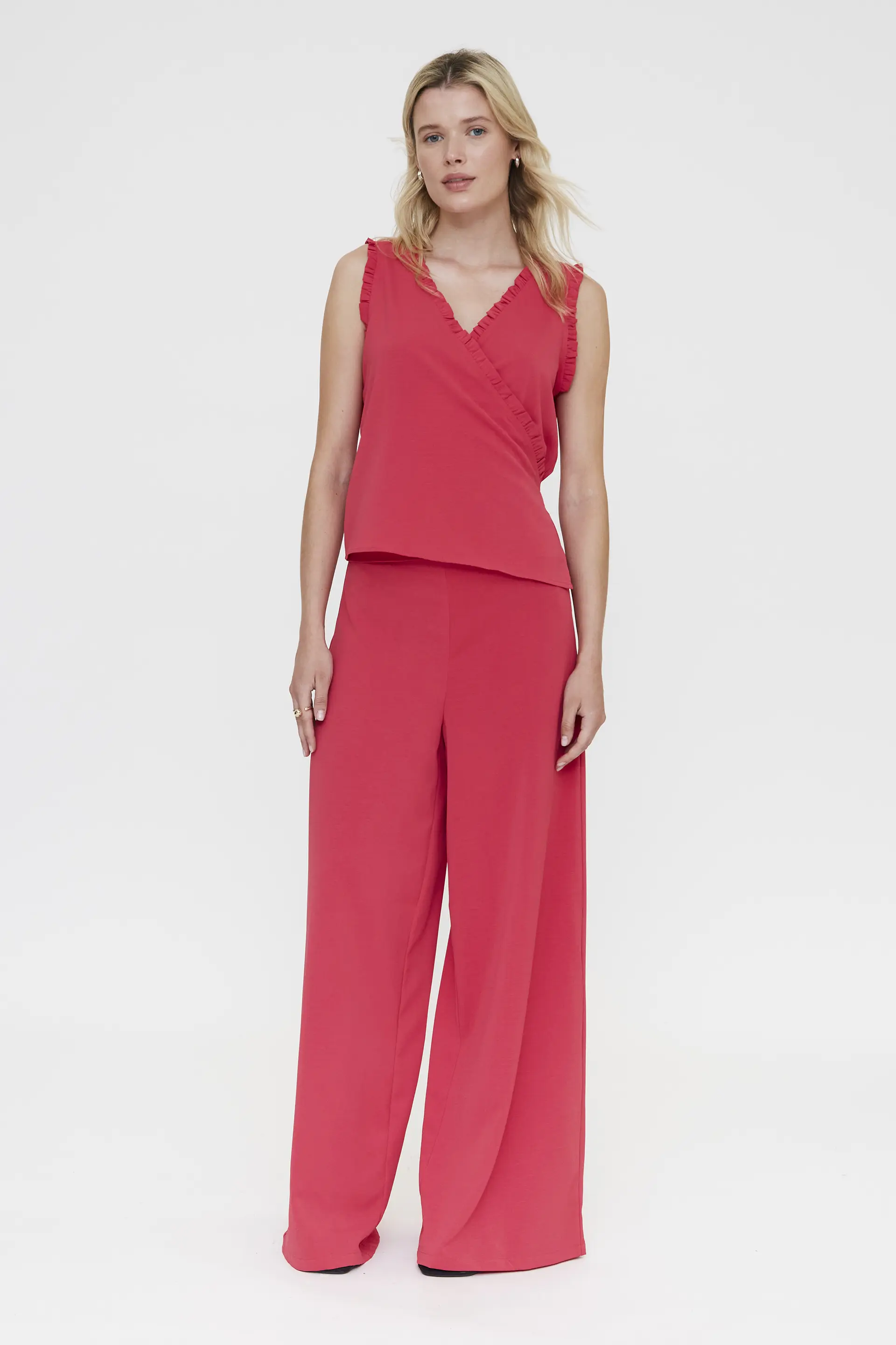 Top fucsia con escote pico - Image 4