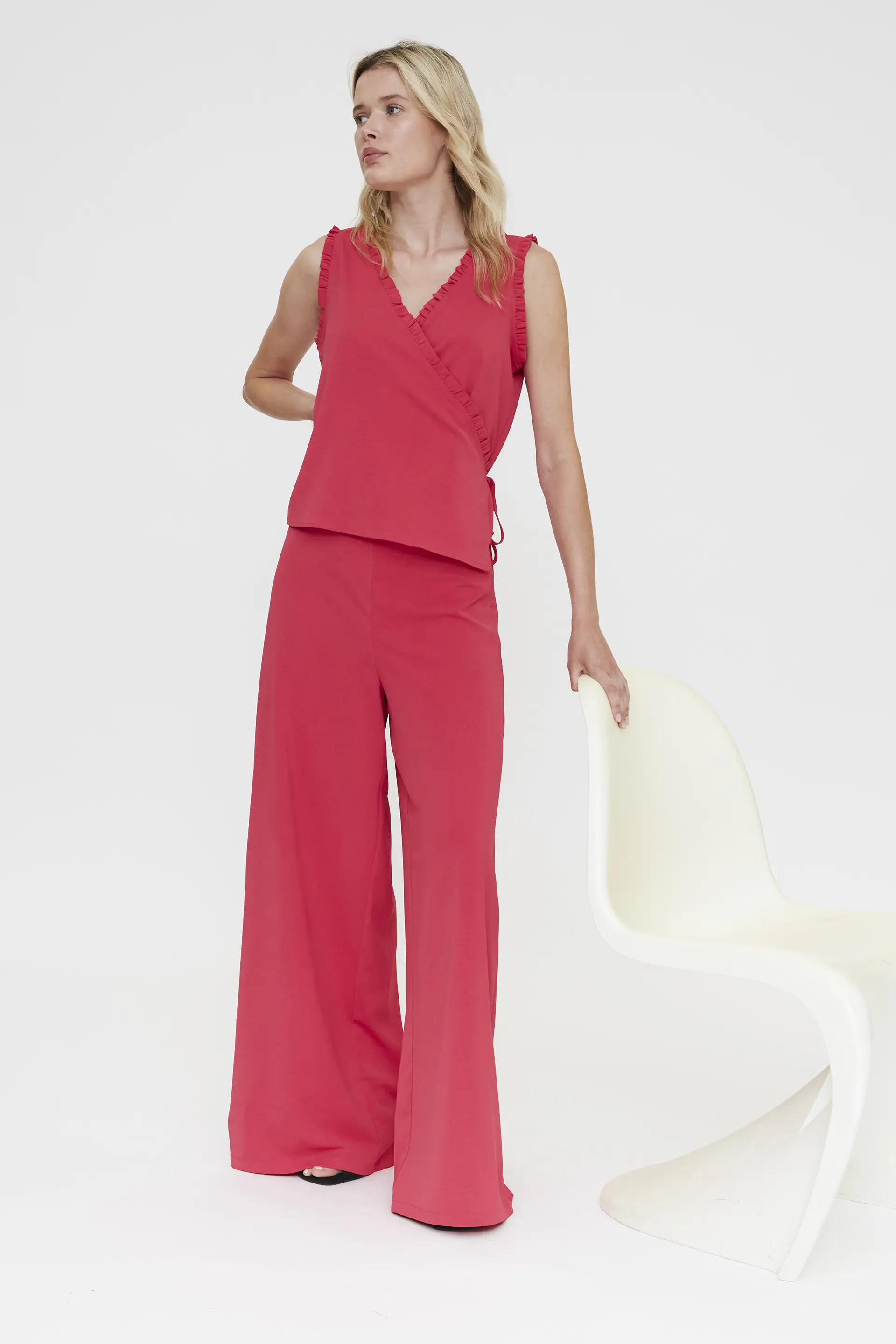 Top fucsia con escote pico - Image 5