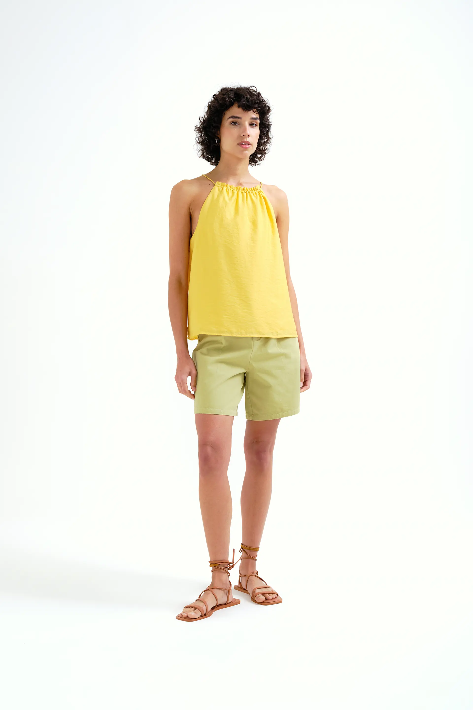 Top halter amarillo - Image 5