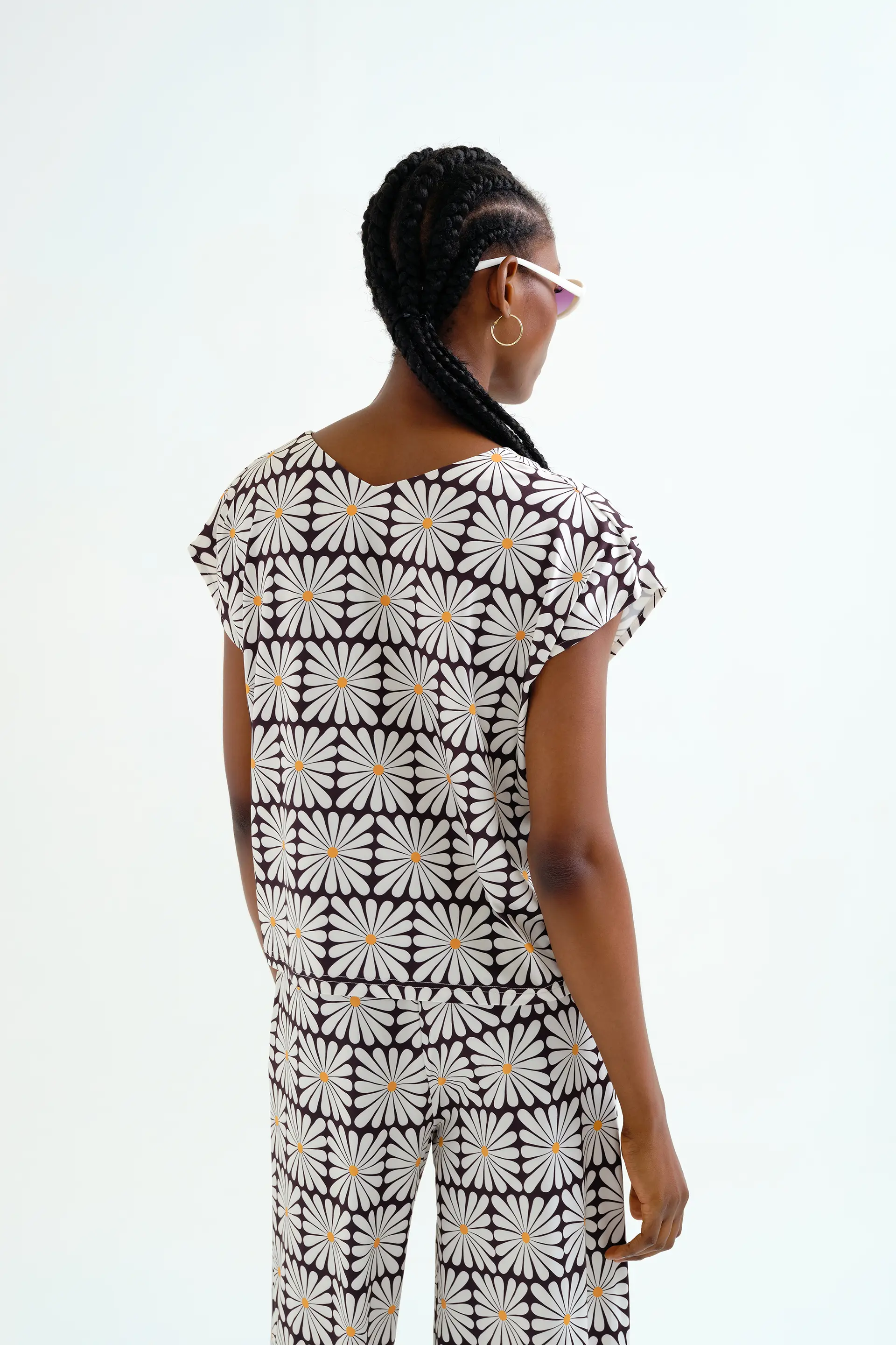 Top playero con estampado Olive Flower Black - Image 3