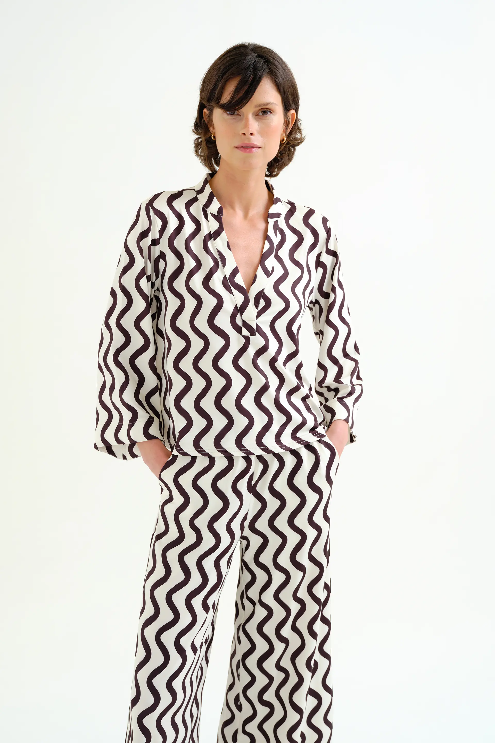 Top playero con estampado Wave Black & White