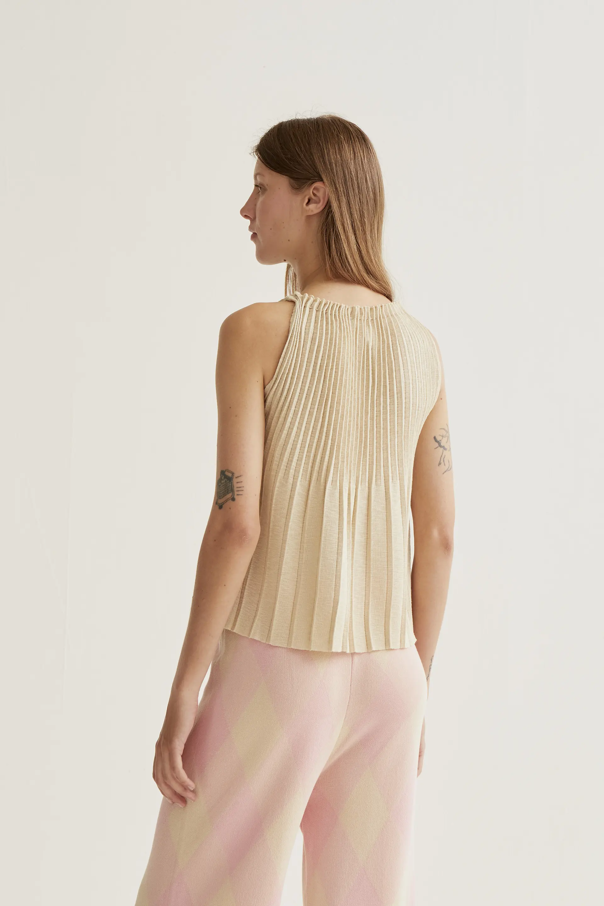 Top plisado beige - Image 3