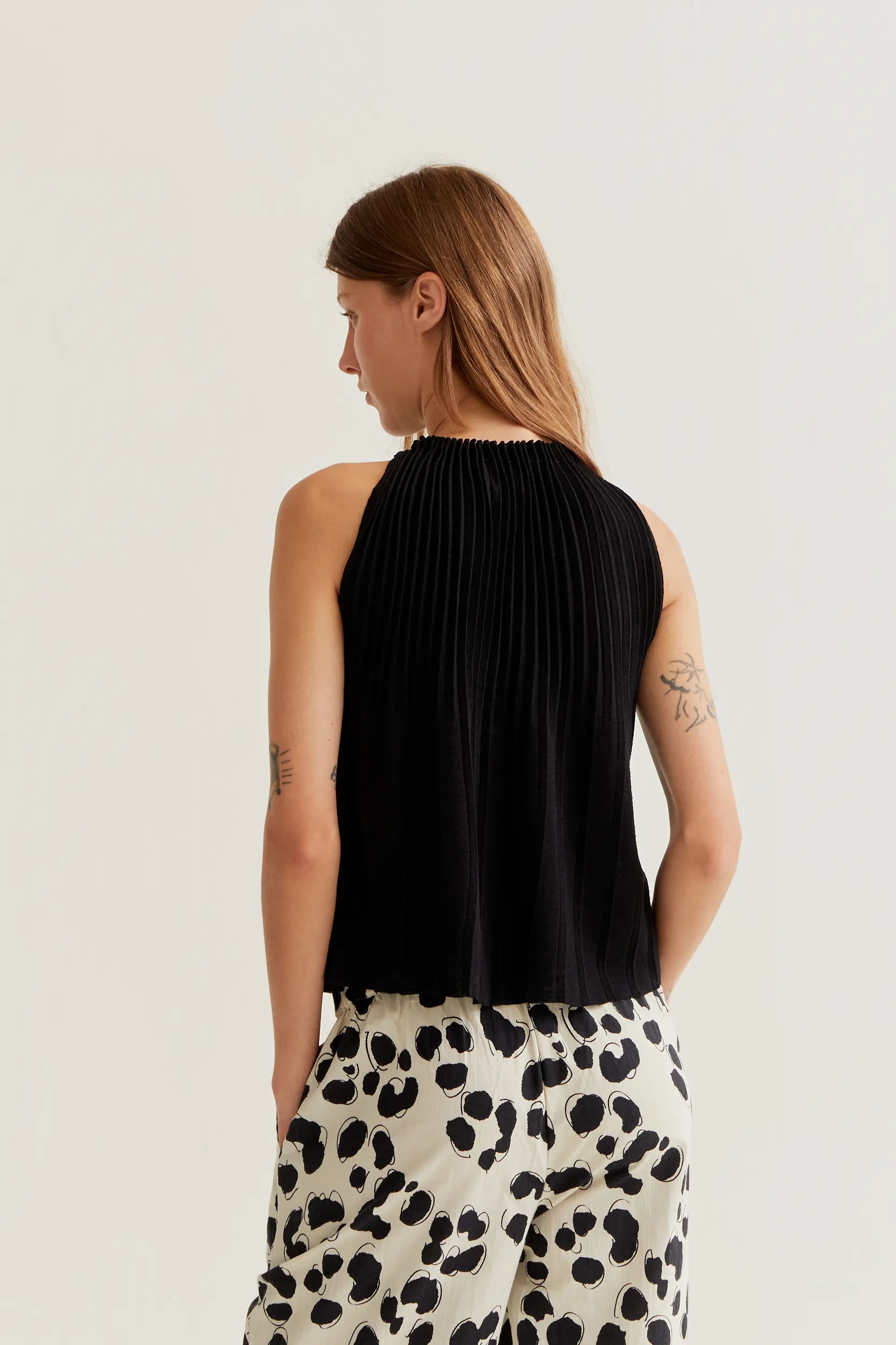 Top plisado negro - Image 3