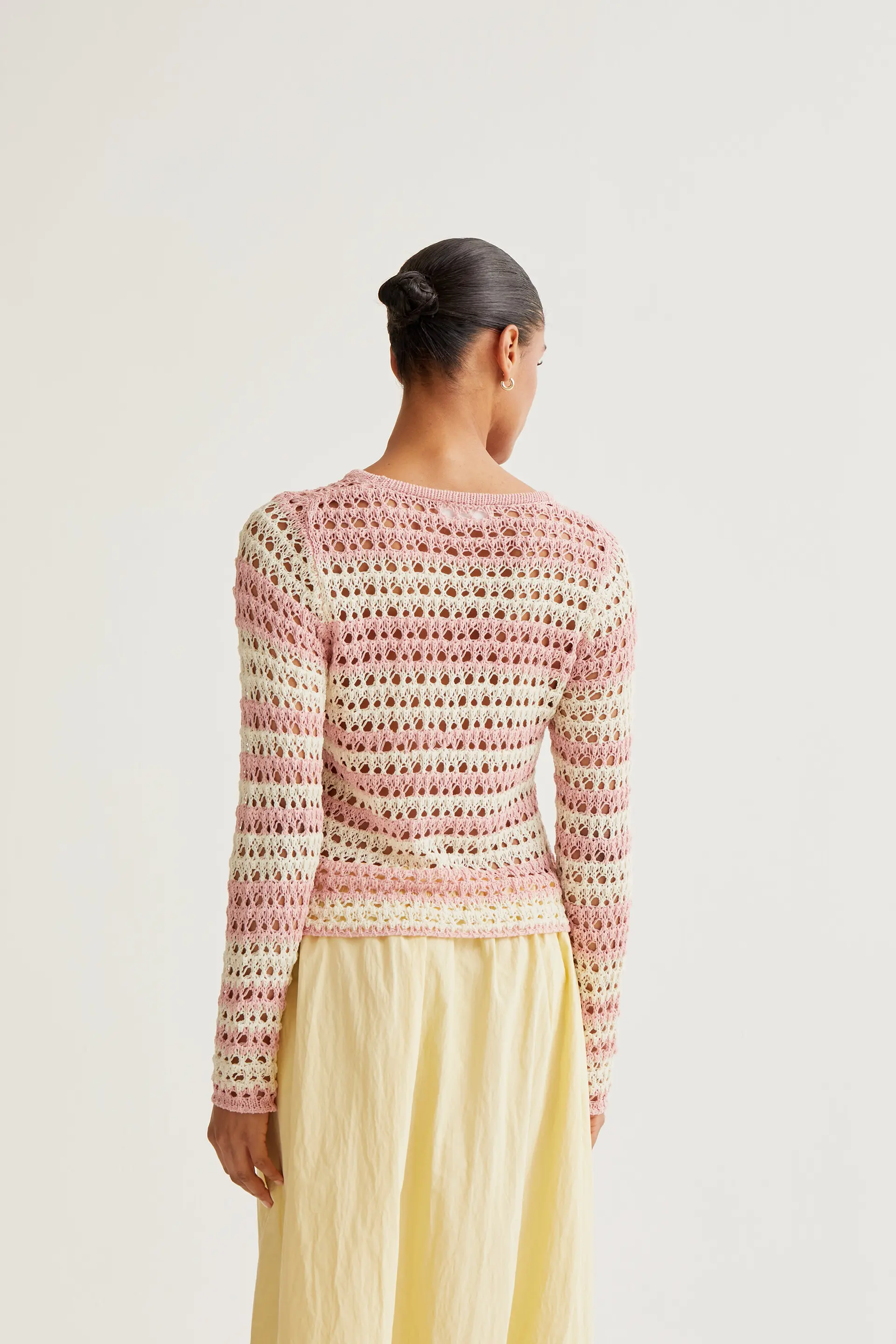 Top punto calado con rayas blanco y rosa - Image 3
