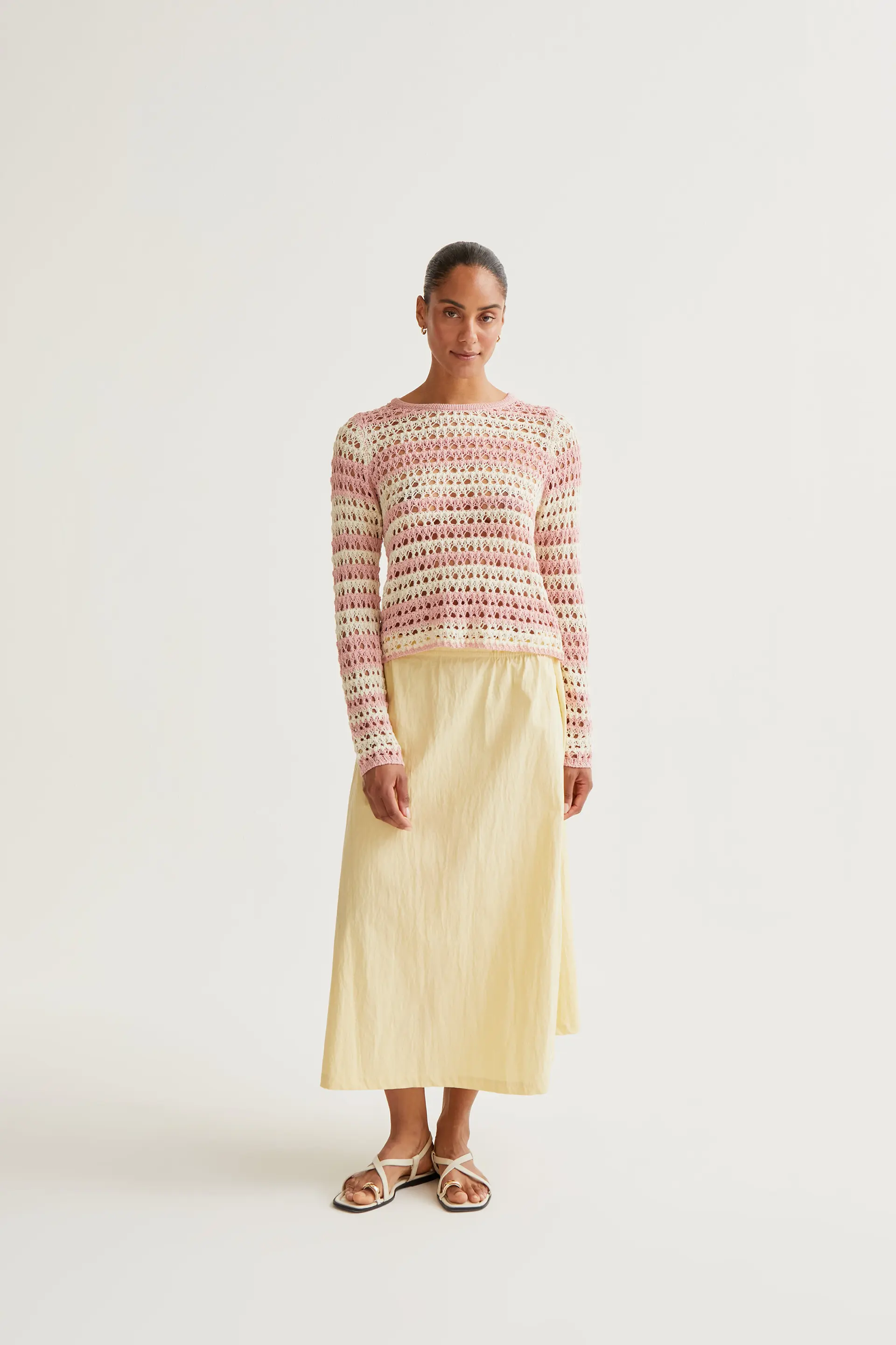 Top punto calado con rayas blanco y rosa - Image 5