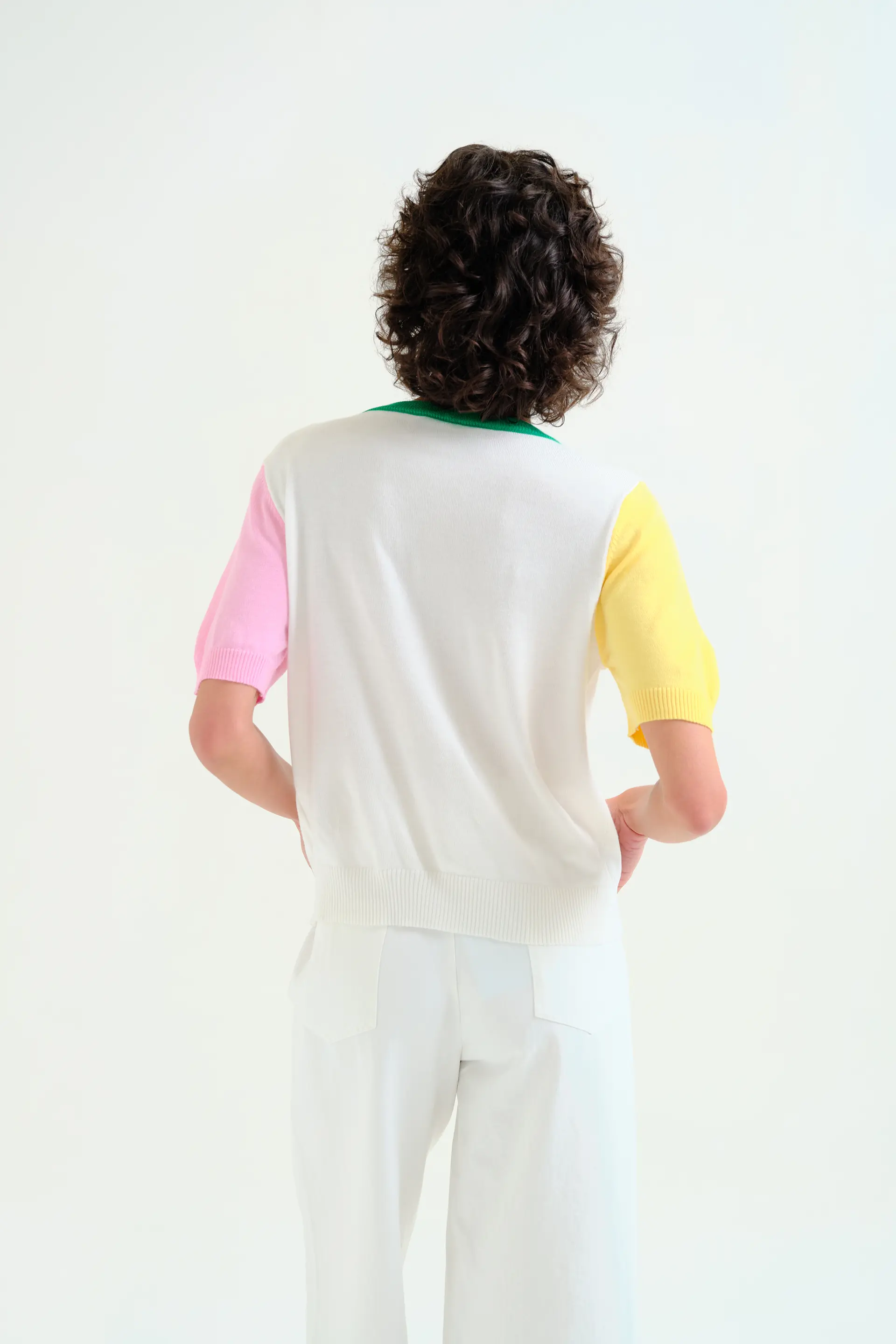Top punto con detalles multicolor - Image 3
