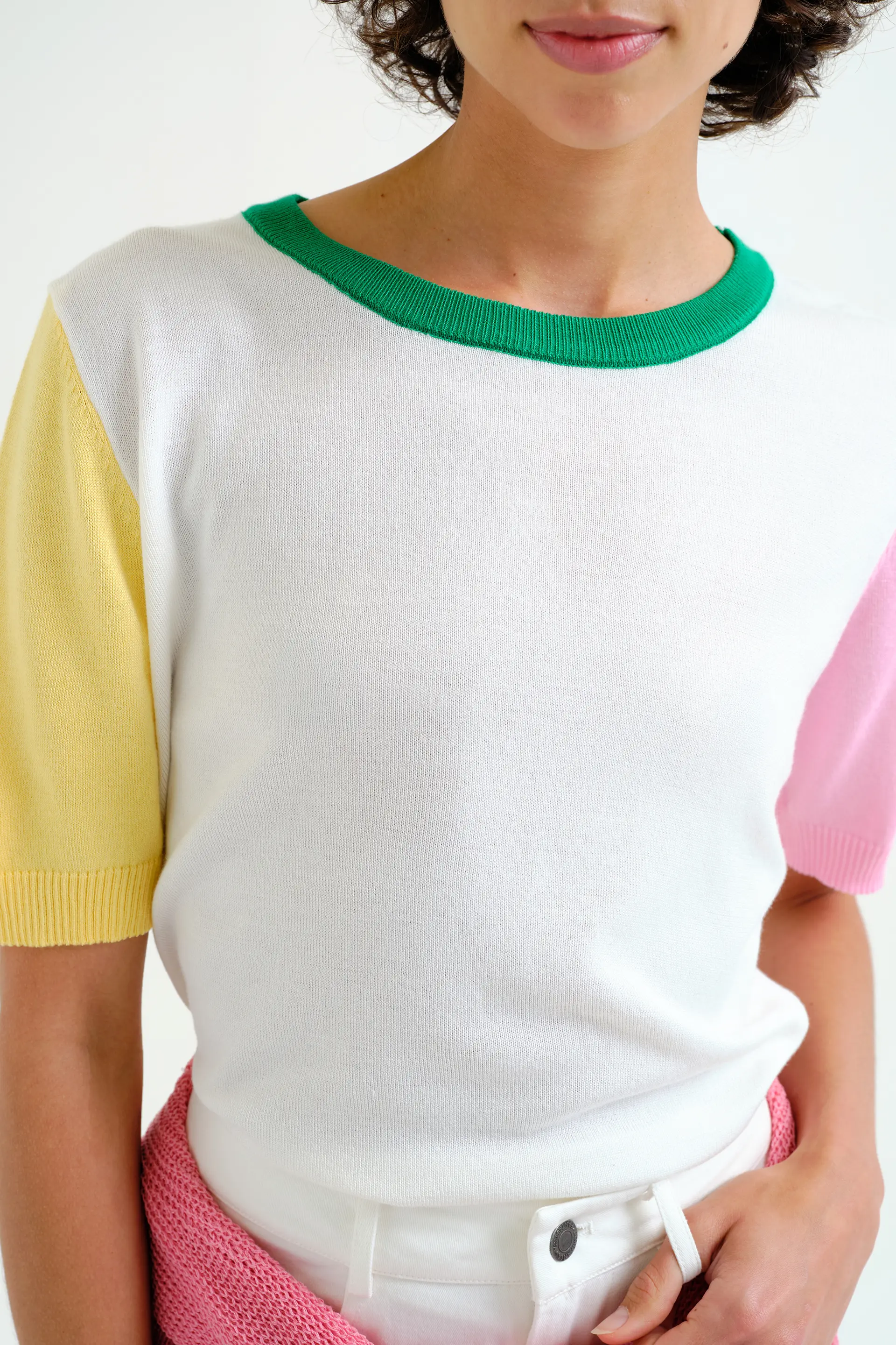 Top punto con detalles multicolor - Image 4