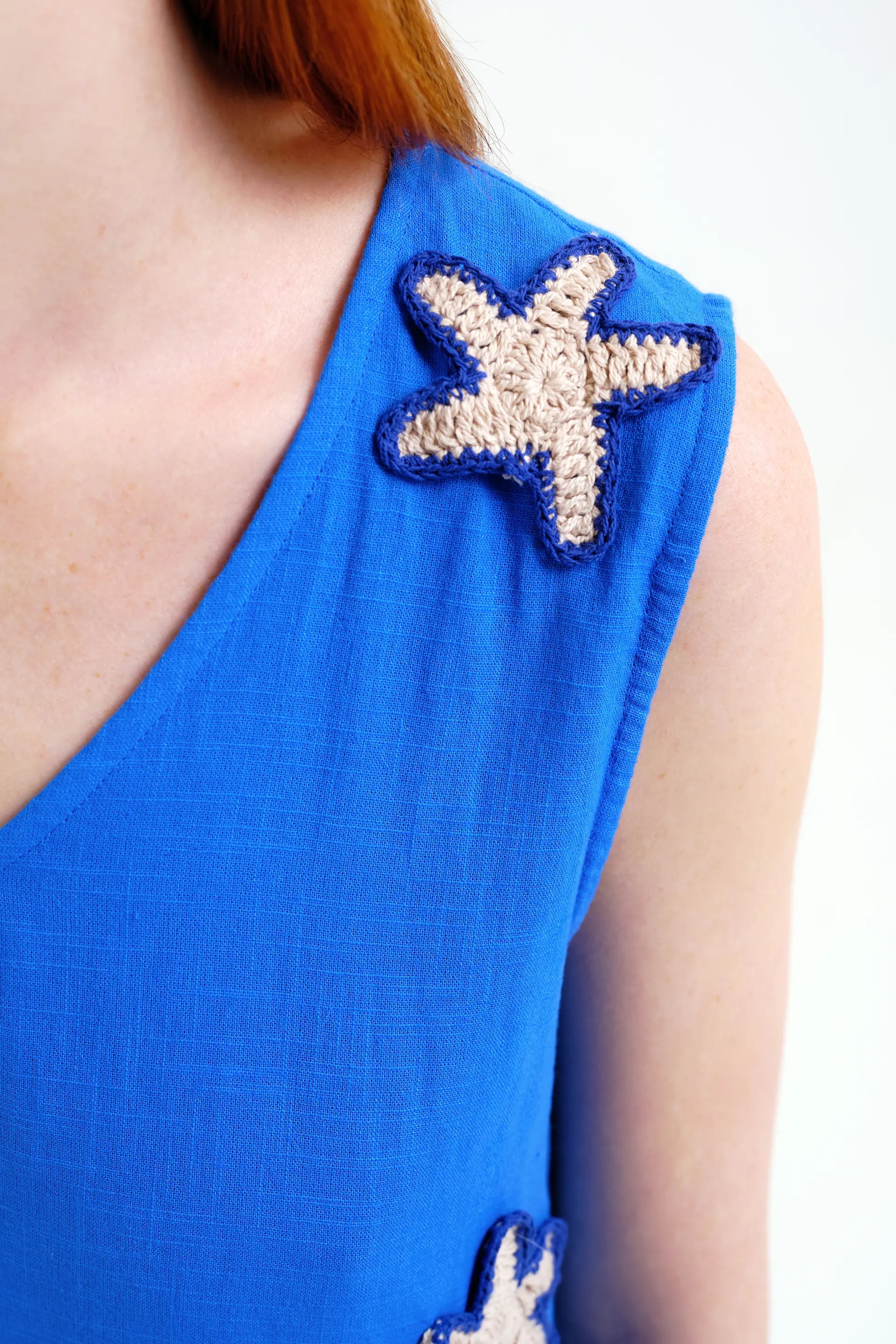 Vestido corto 100% algodón azul marino con apliques de estrellas - Image 4