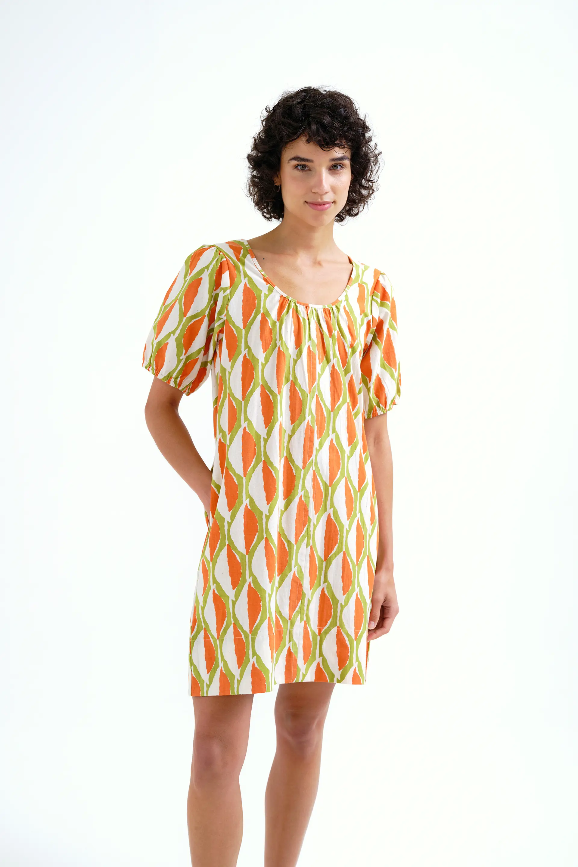 Vestido corto con estampado Aloe