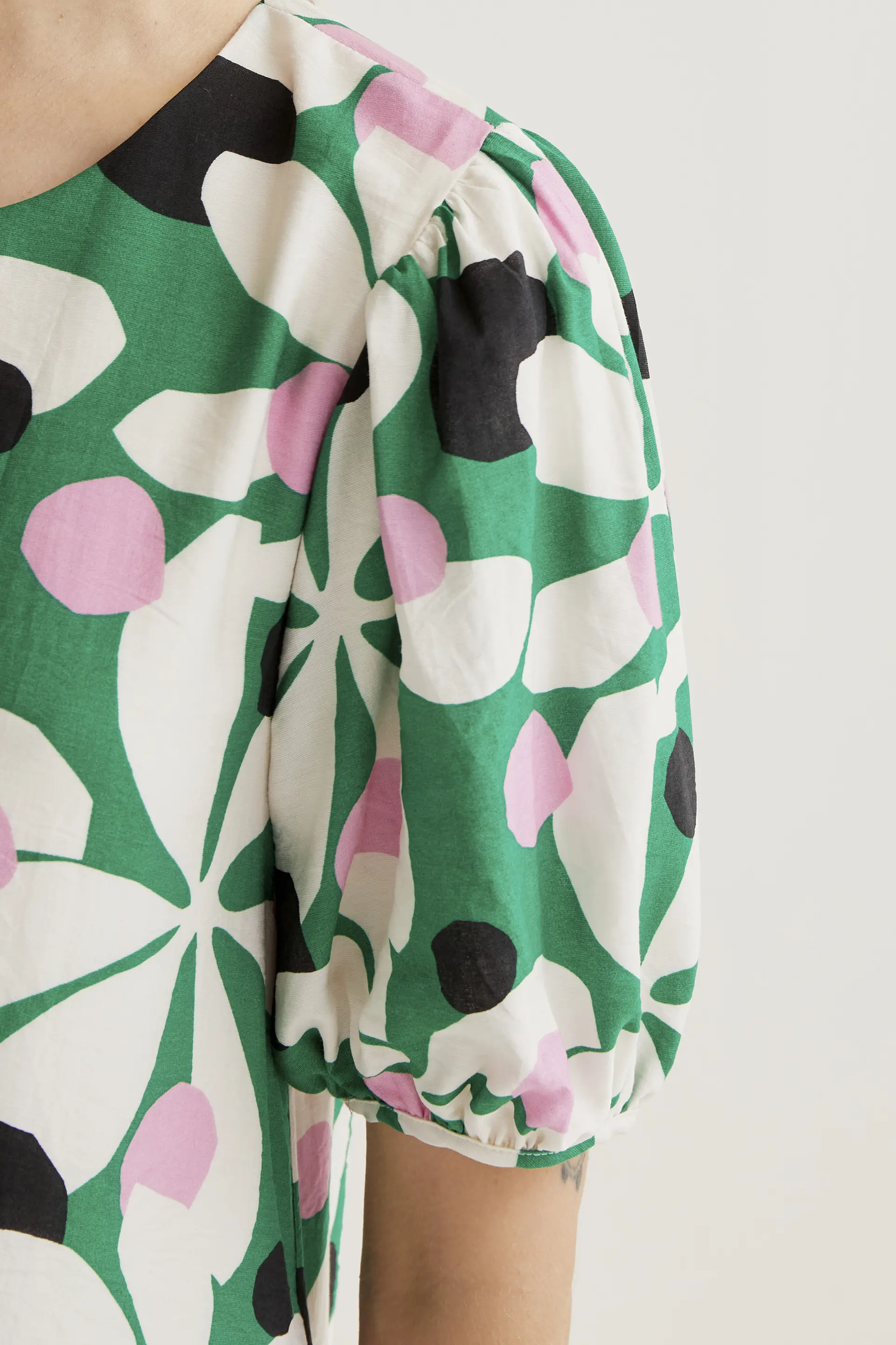Vestido corto con estampado Hosta - Image 4