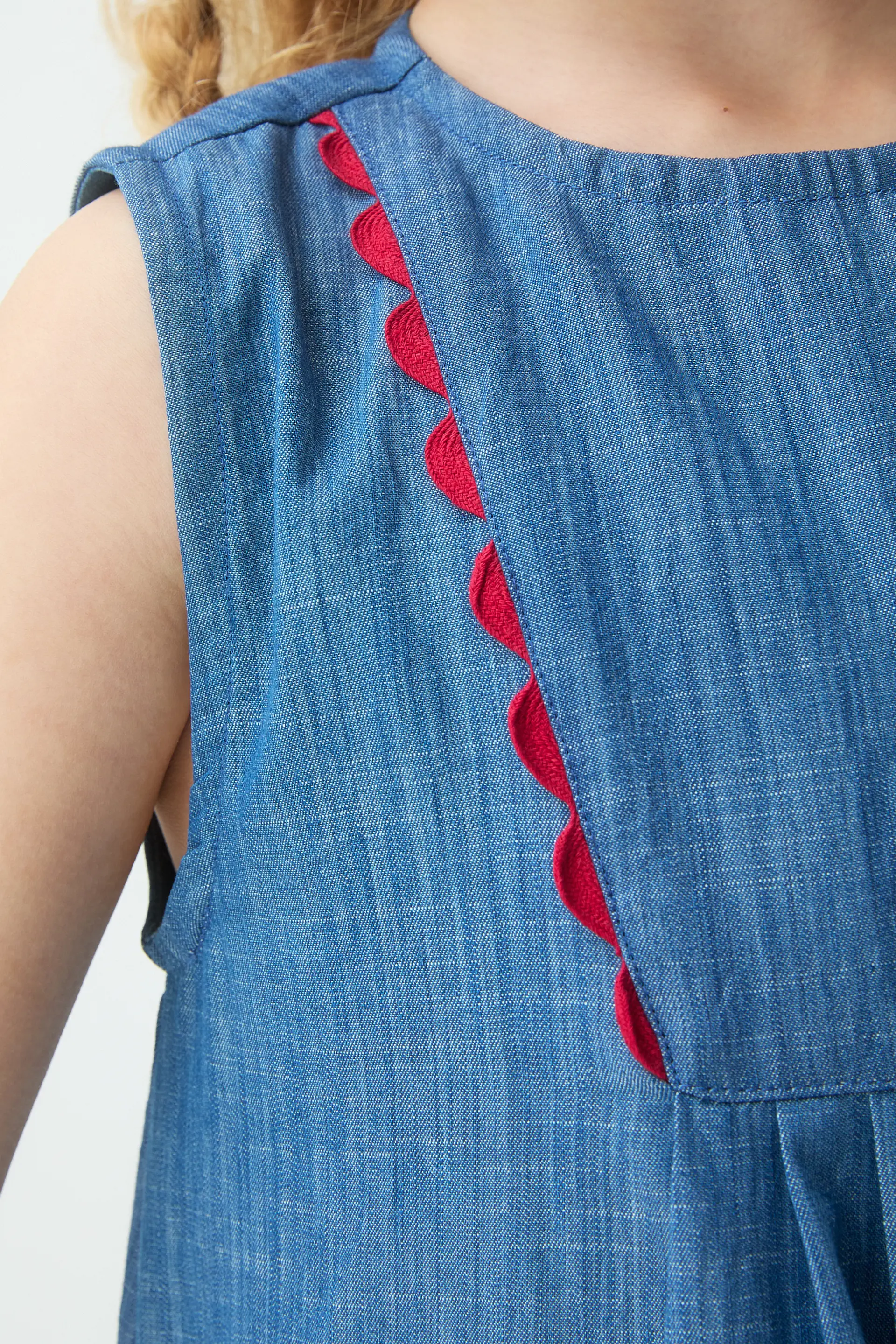 Vestido corto de niña 100% algodón Chambray - Image 3