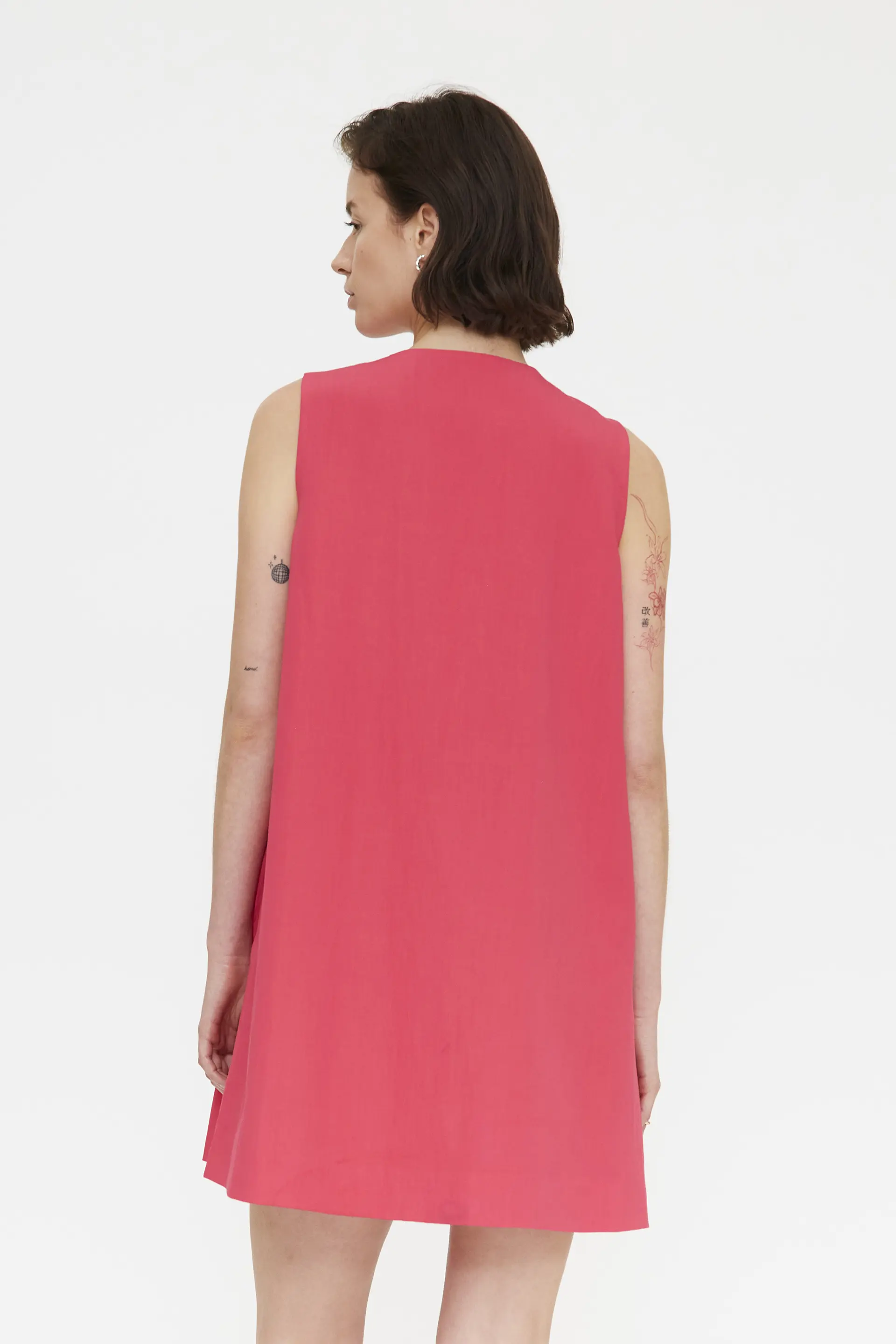Vestido corto fucsia con botones multicolor - Image 3