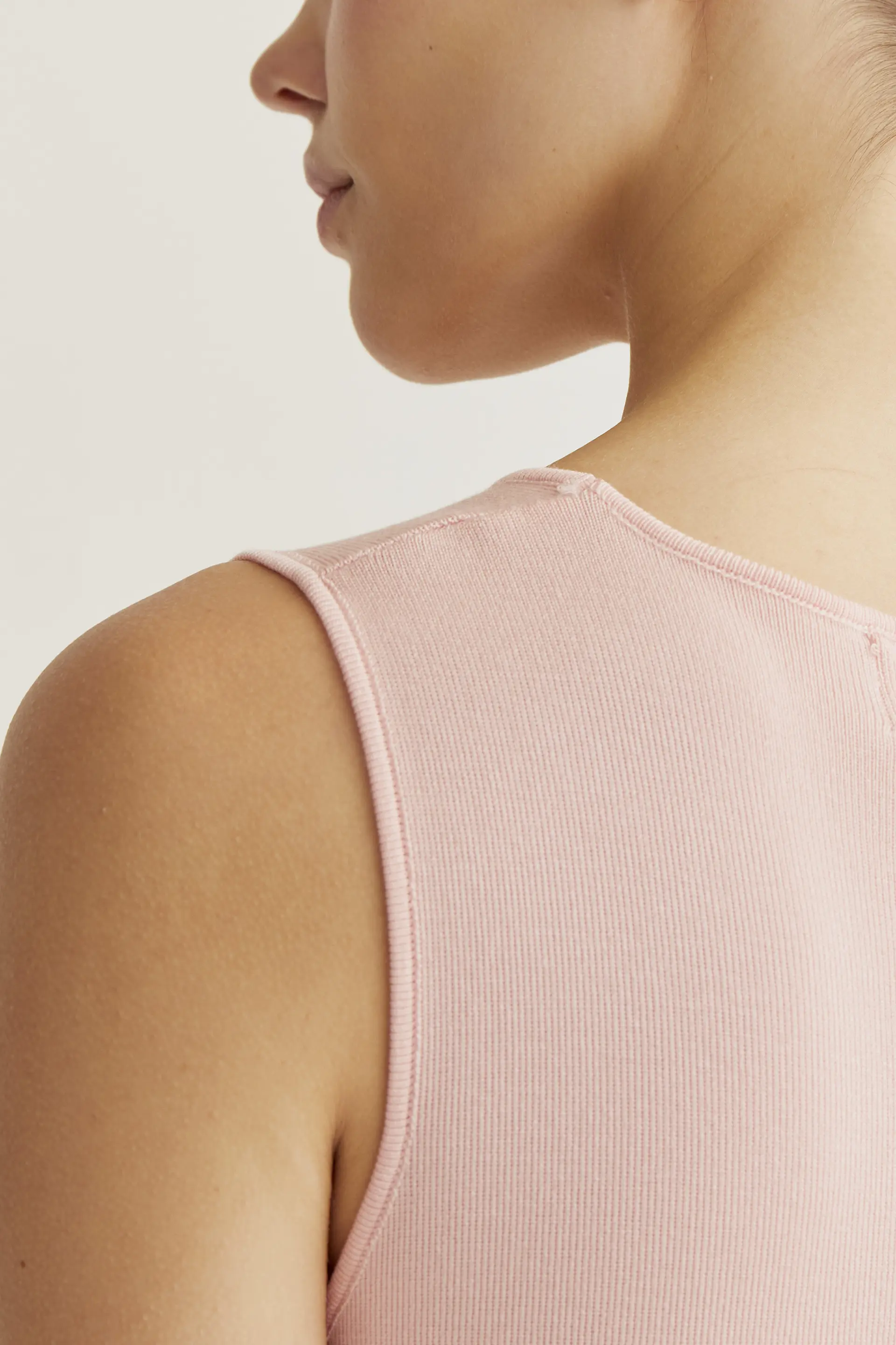 Vestido largo de punto rosa - Image 4