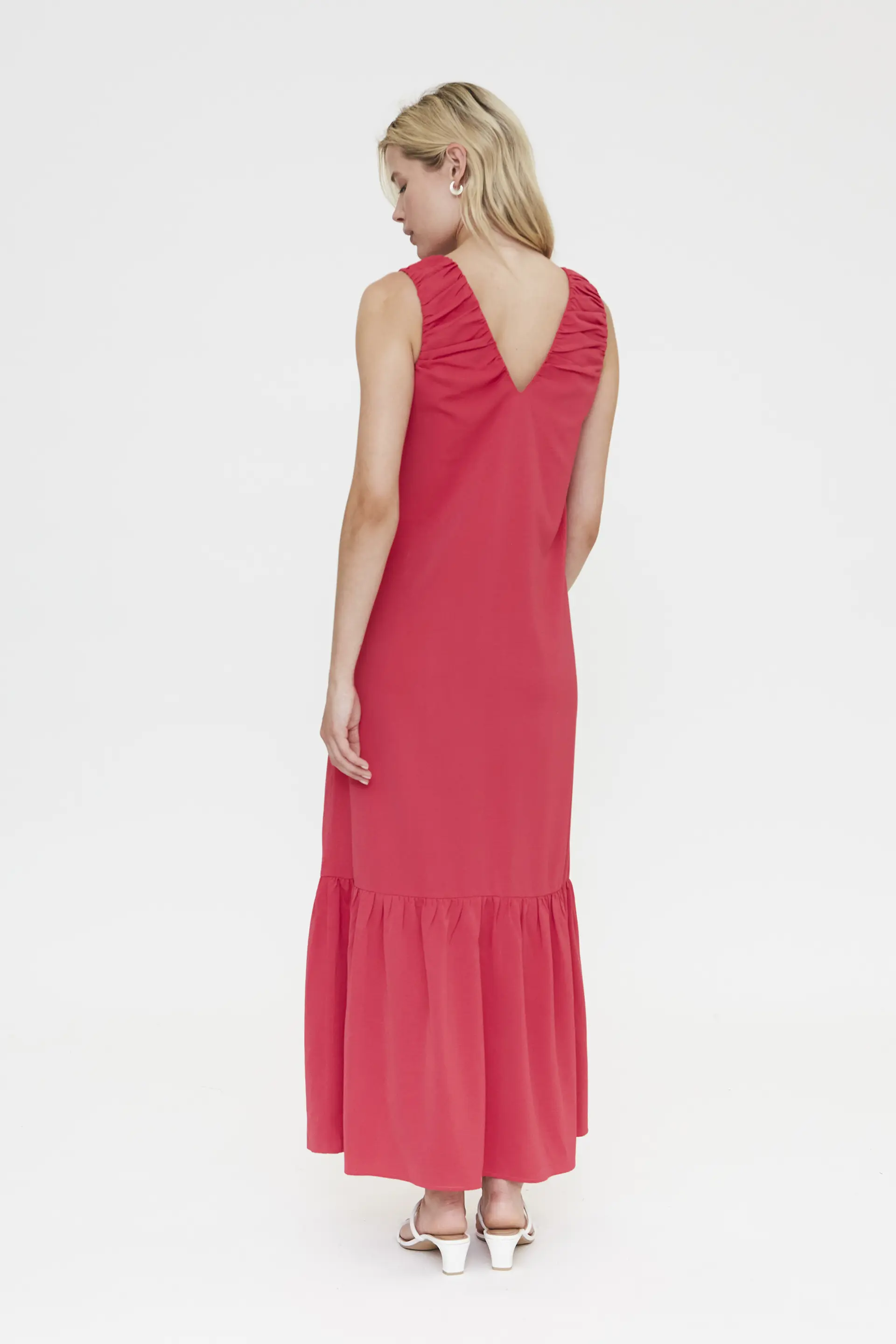 Vestido largo fucsia con escote pico - Image 3