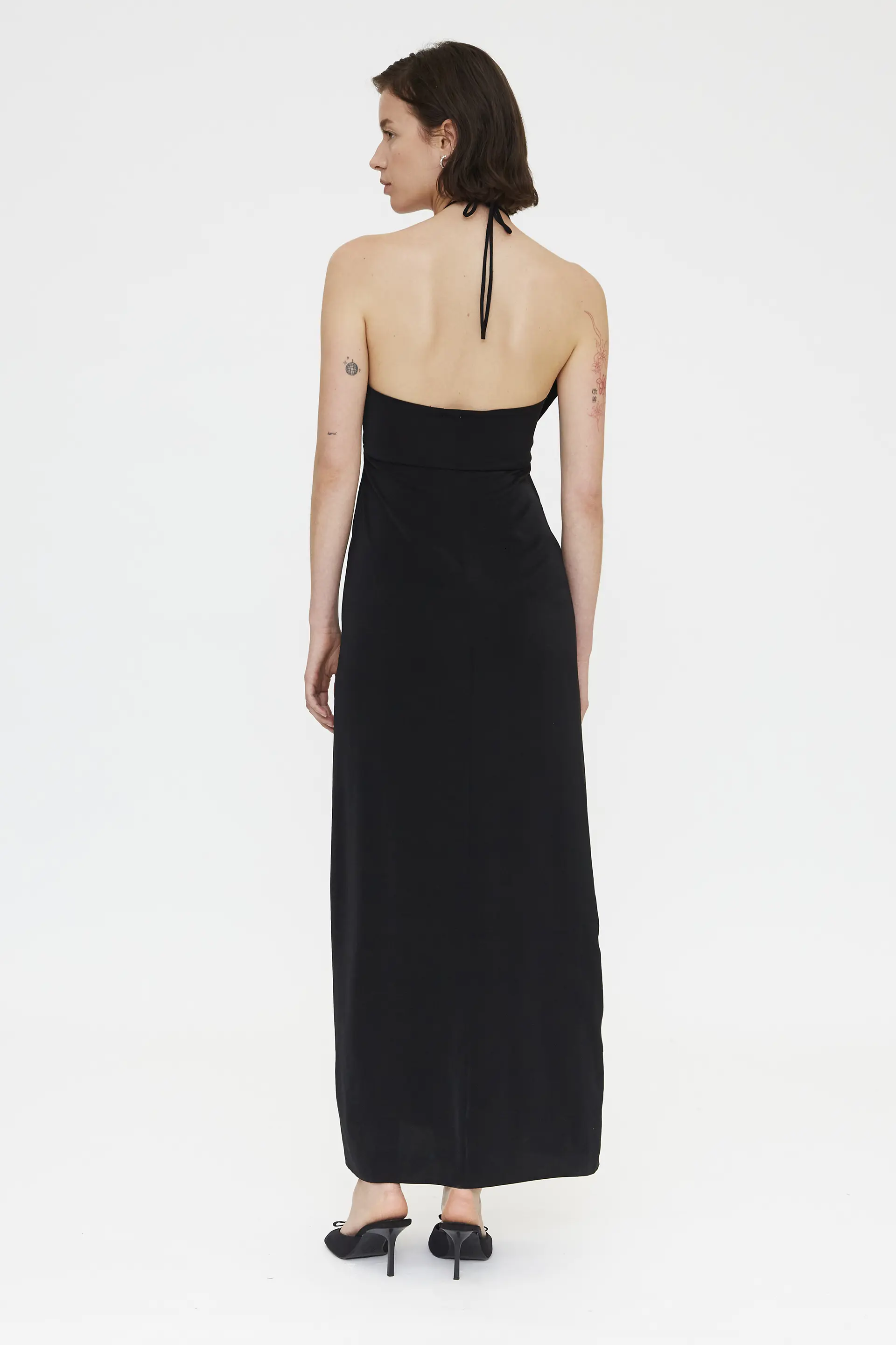 Vestido largo negro con detalle lazado - Image 3