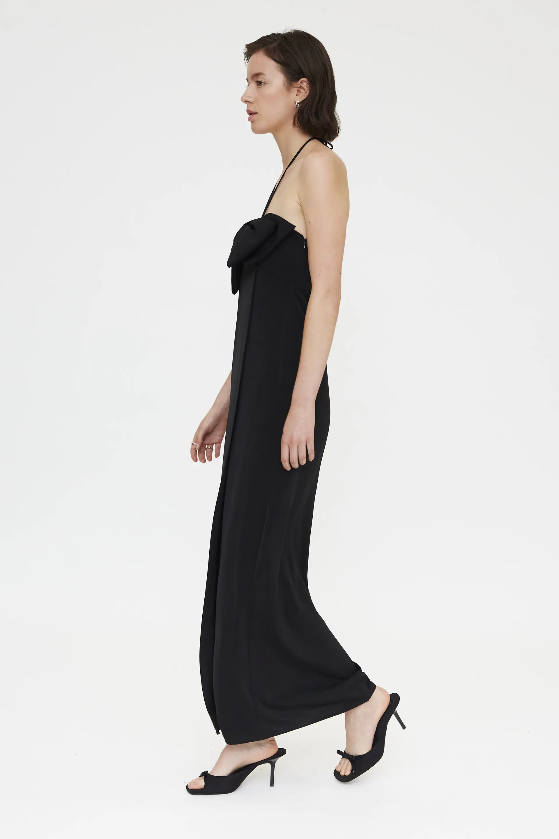 Vestido largo negro con detalle lazado - Image 5