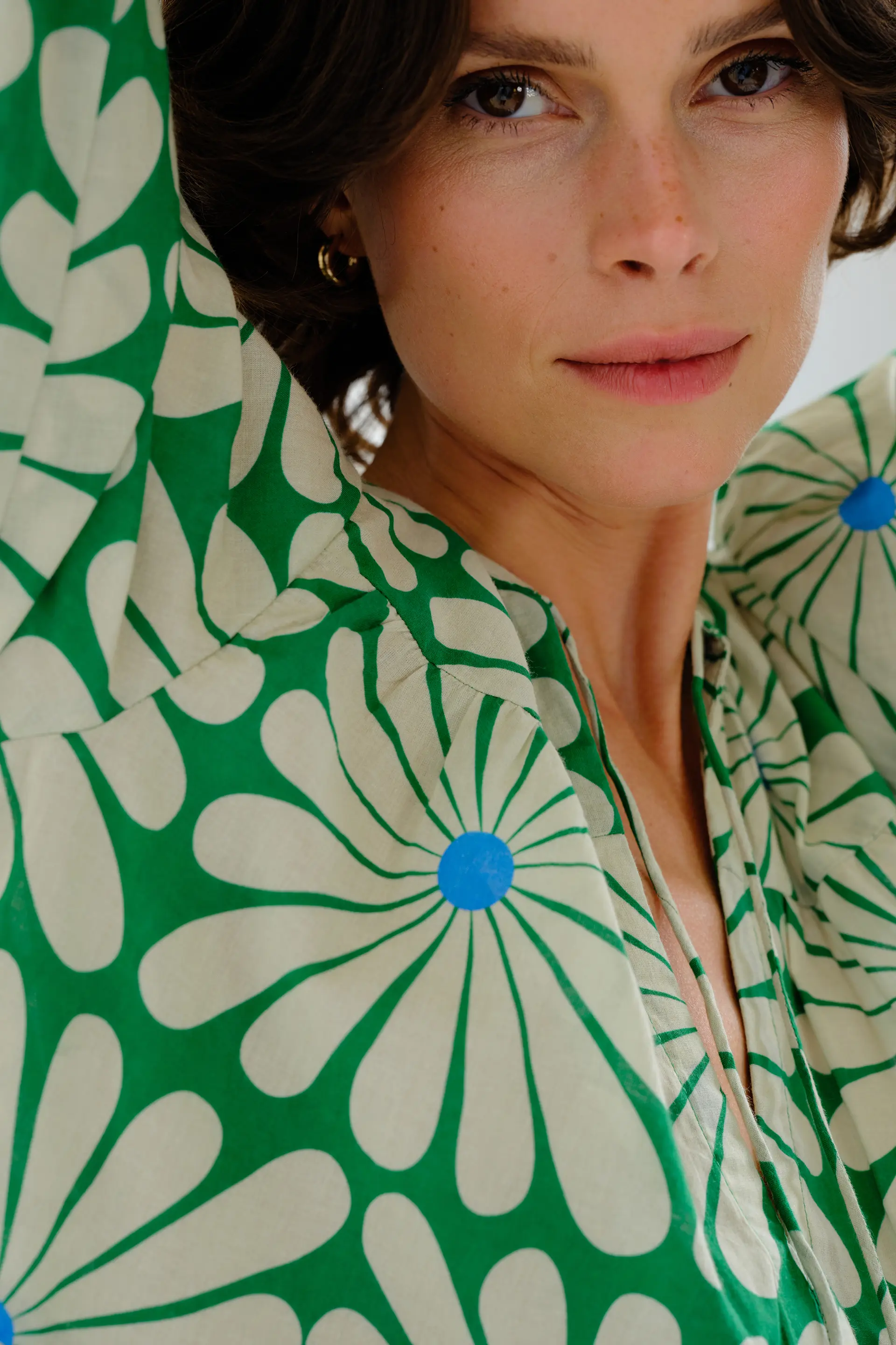 Vestido largo playero con estampado Olive Flower Green - Image 5