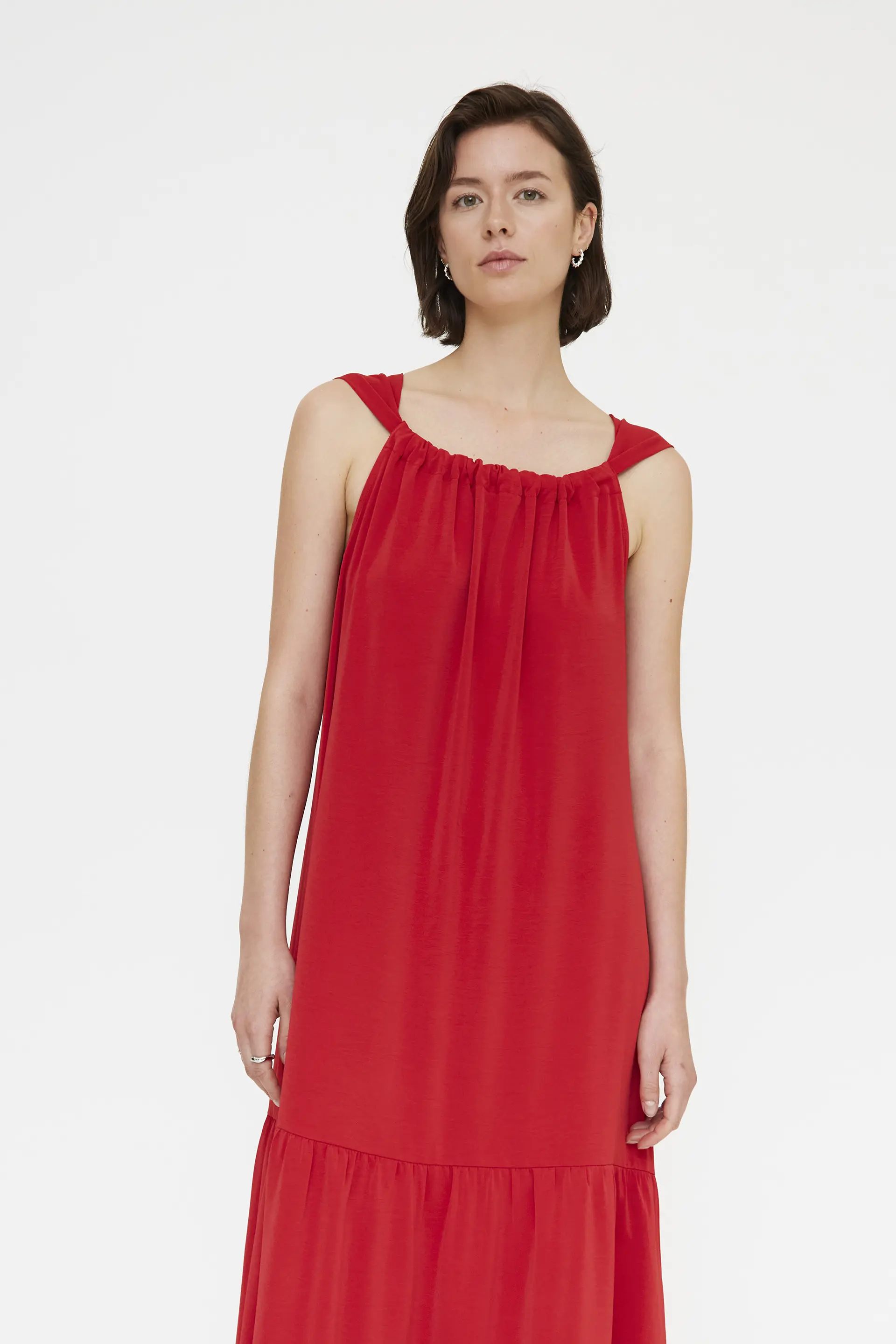 Vestido largo rojo con escote redondo - Image 4