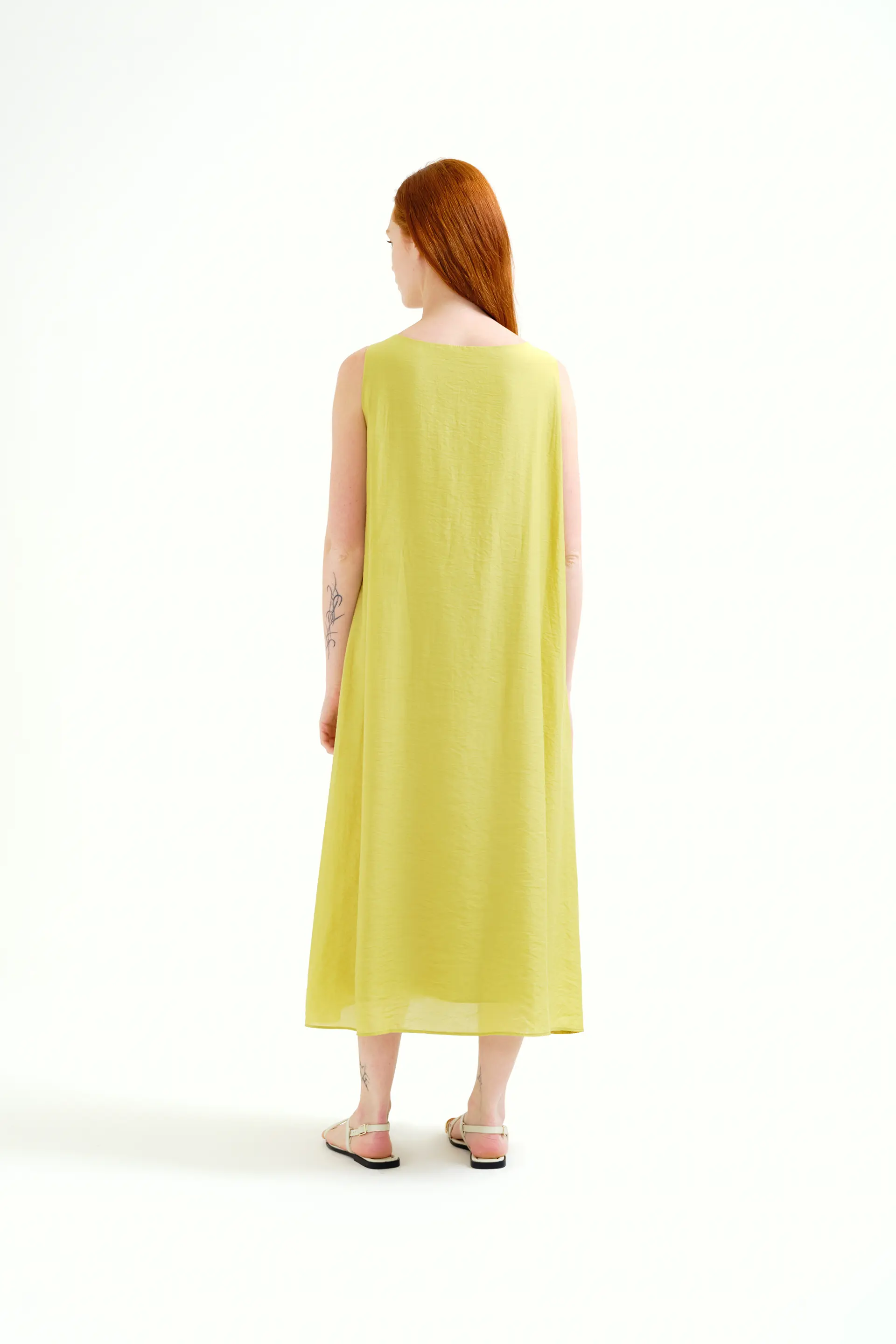 Vestido largo verde con detalle anudado - Image 3