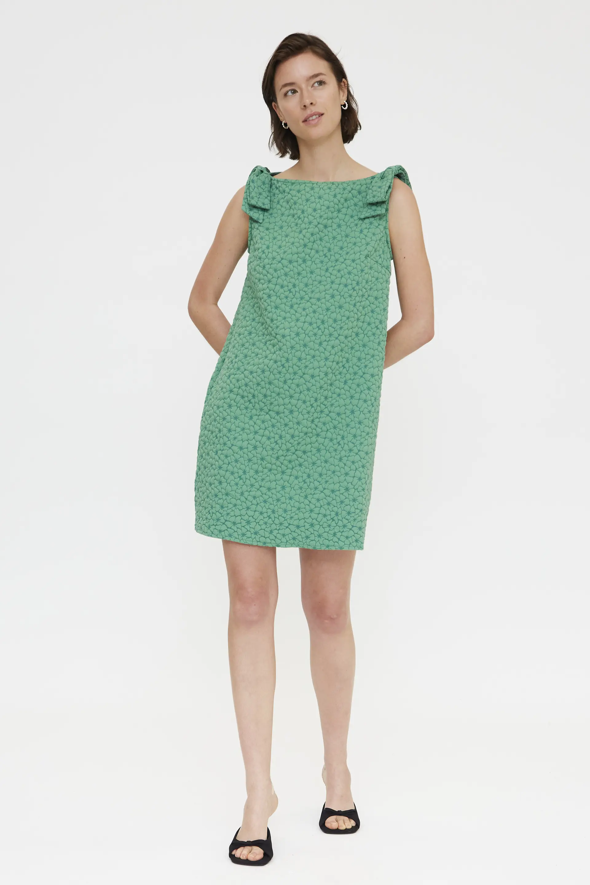 Vestido verde corto con textura floral - Image 5
